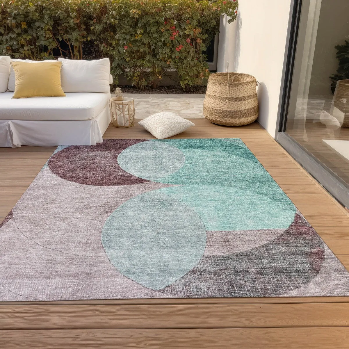 Machine Washable Indoor/ Outdoor Contemporary Deco Chantille Rug