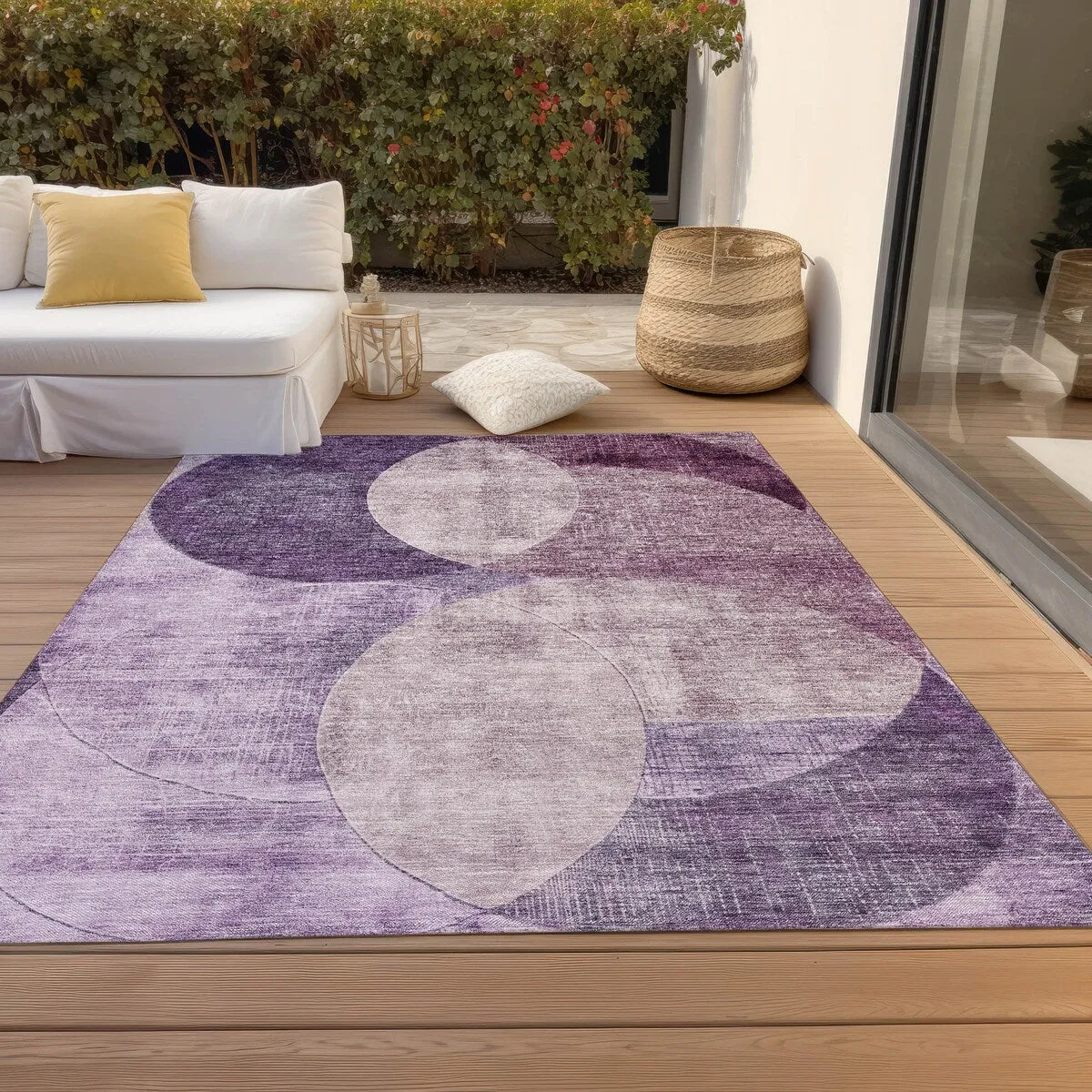 Machine Washable Indoor/ Outdoor Contemporary Deco Chantille Rug