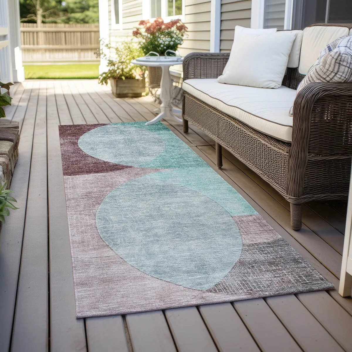 Machine Washable Indoor/ Outdoor Contemporary Deco Chantille Rug