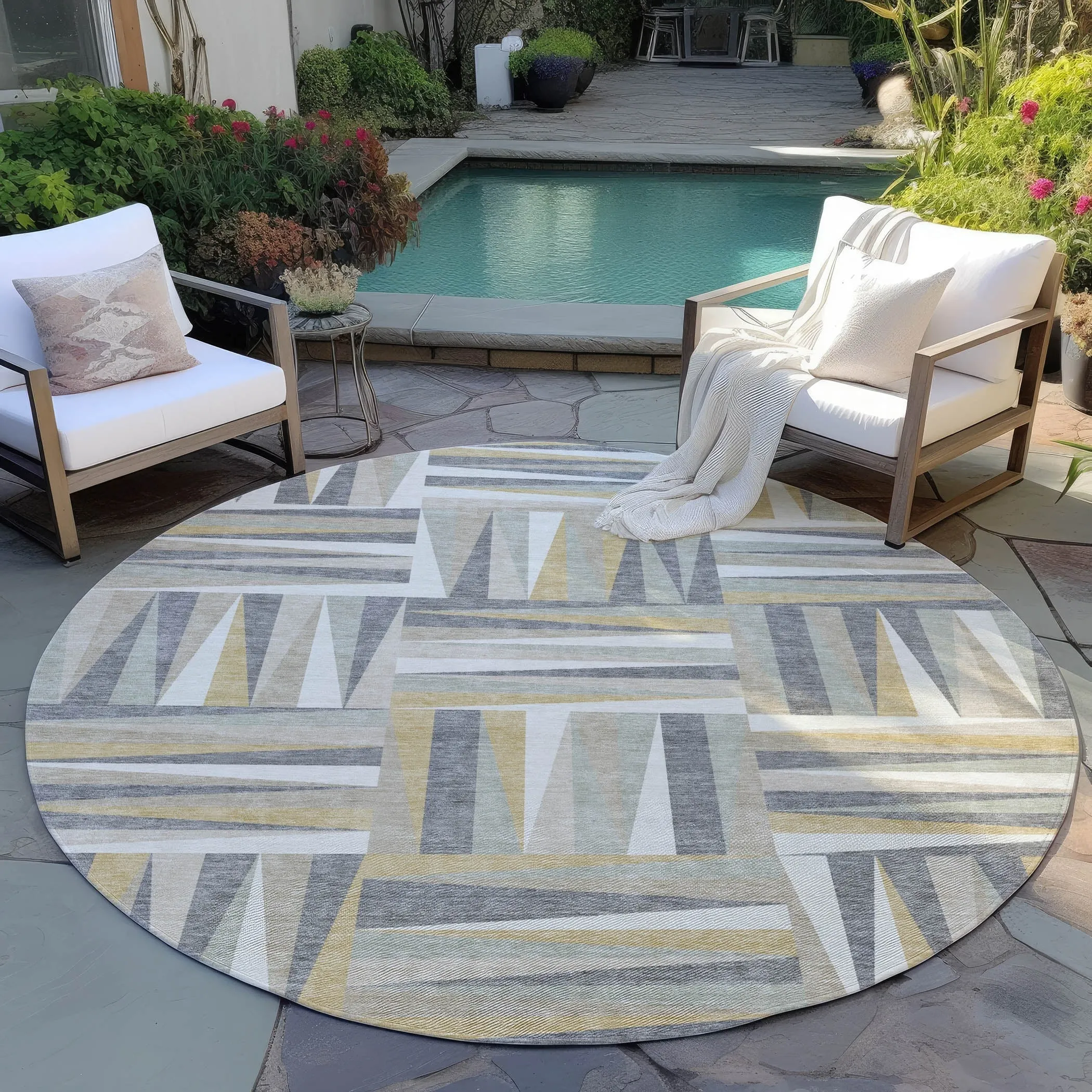 Machine Washable Indoor/ Outdoor Contemporary Mosaic Chantille Rug