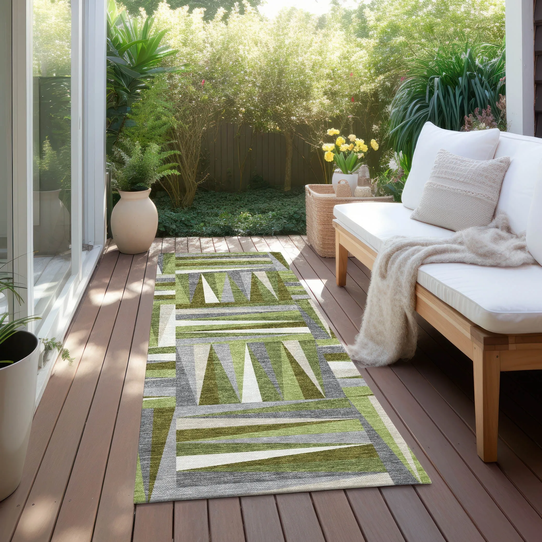 Machine Washable Indoor/ Outdoor Contemporary Mosaic Chantille Rug