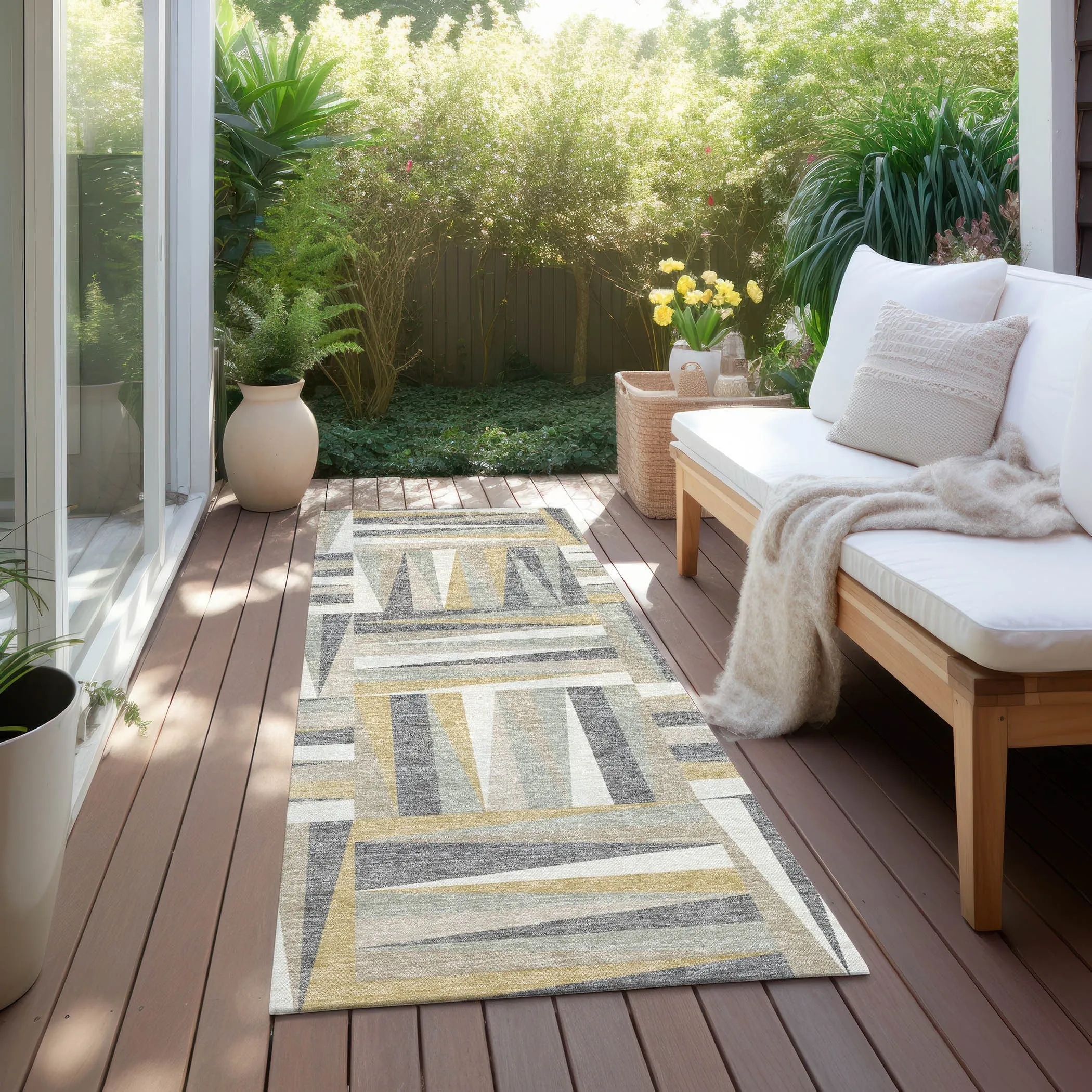 Machine Washable Indoor/ Outdoor Contemporary Mosaic Chantille Rug