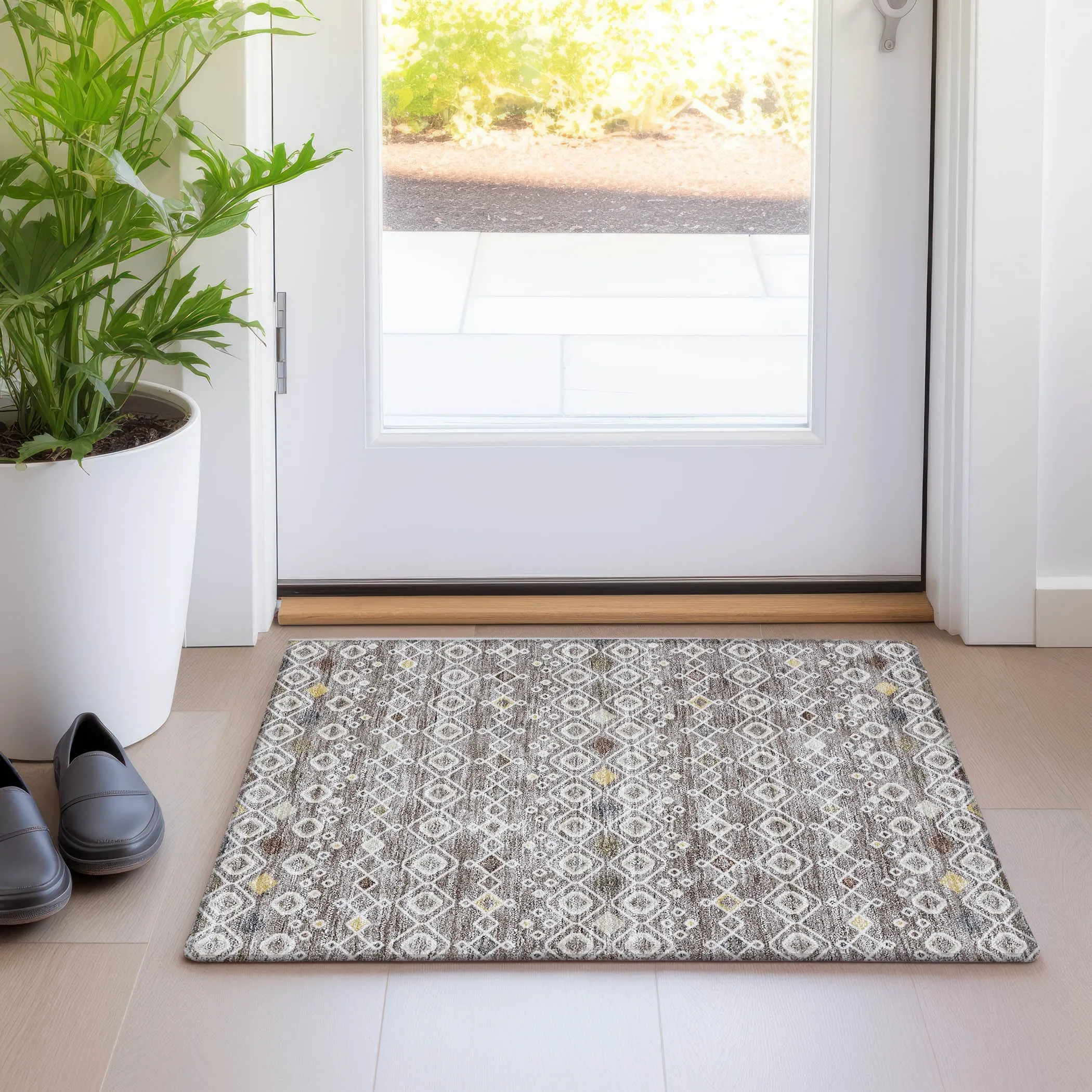 Machine Washable Indoor/ Outdoor Global Contempory Chantille Rug