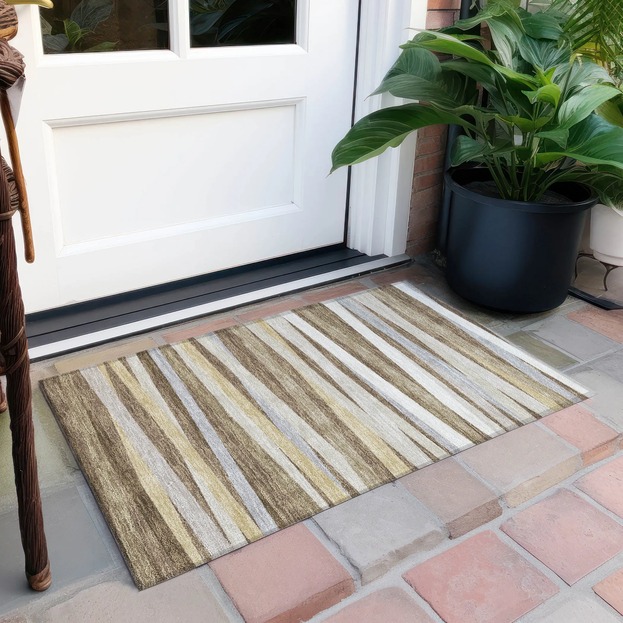 Machine Washable Indoor/ Outdoor Modern Stripes Chantille Rug