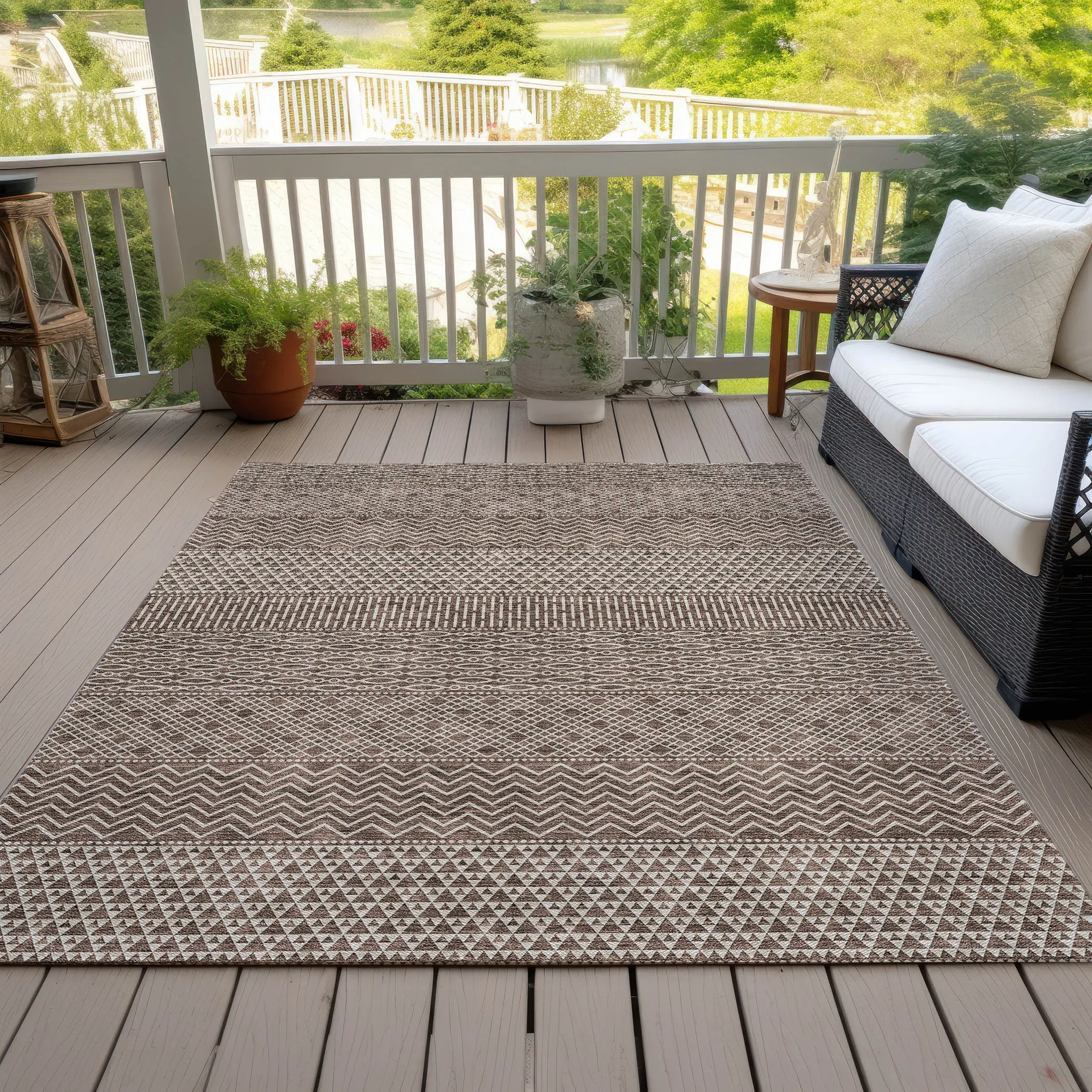 Machine Washable Indoor/ Outdoor Modern Stripes Chantille Rug