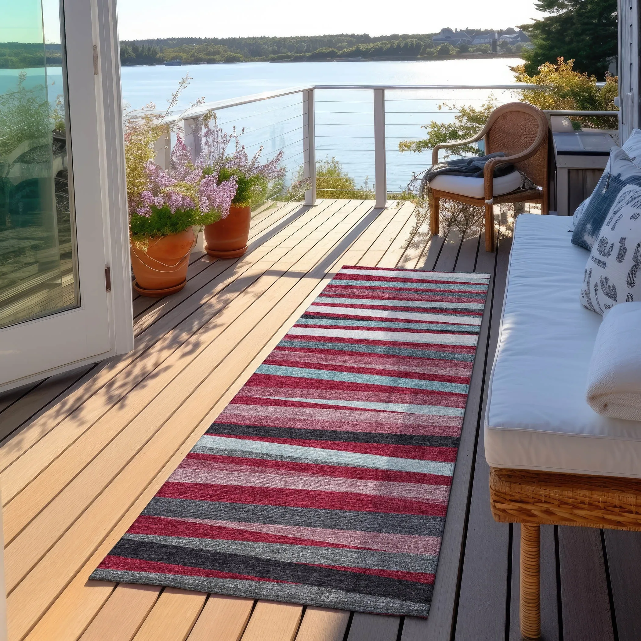 Machine Washable Indoor/ Outdoor Modern Stripes Chantille Rug