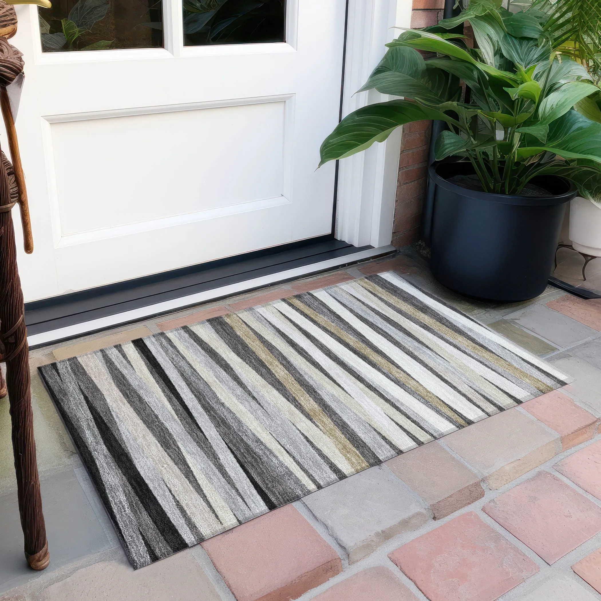 Machine Washable Indoor/ Outdoor Modern Stripes Chantille Rug