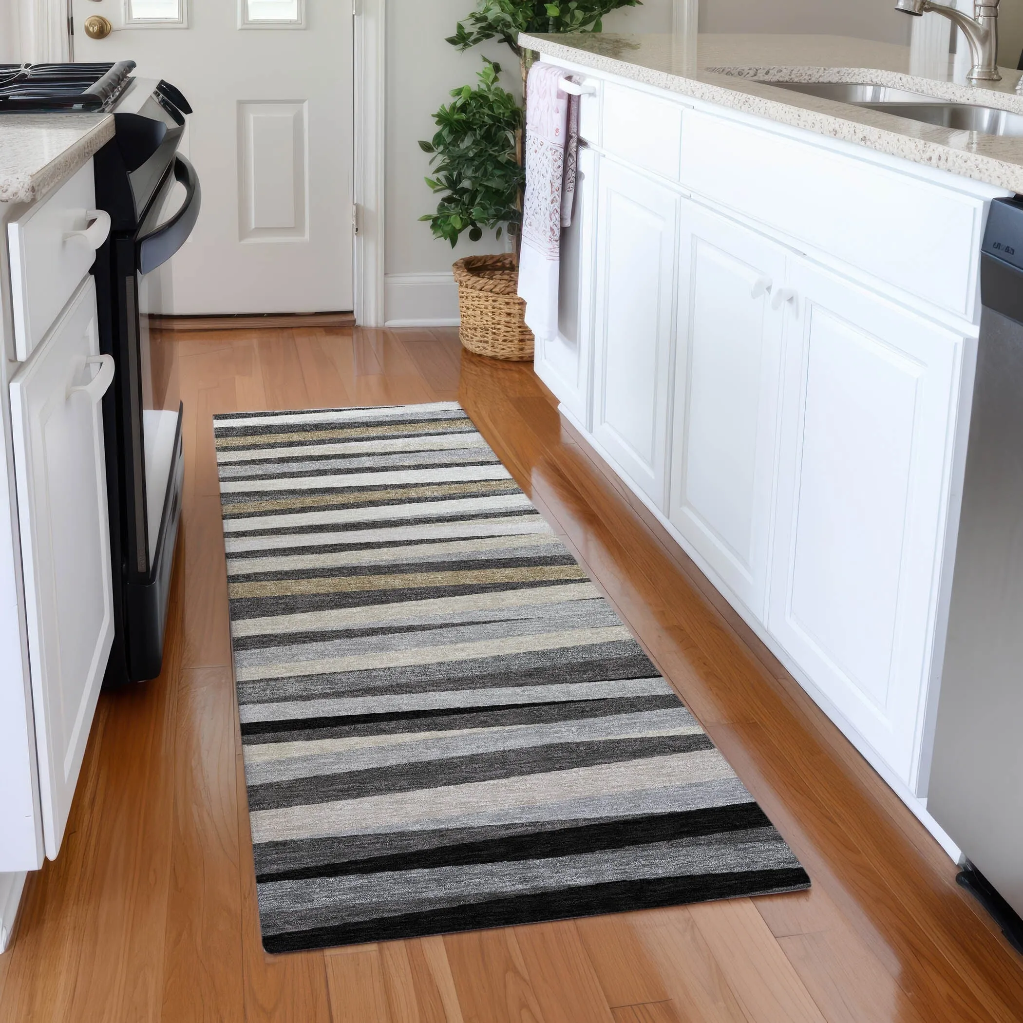 Machine Washable Indoor/ Outdoor Modern Stripes Chantille Rug