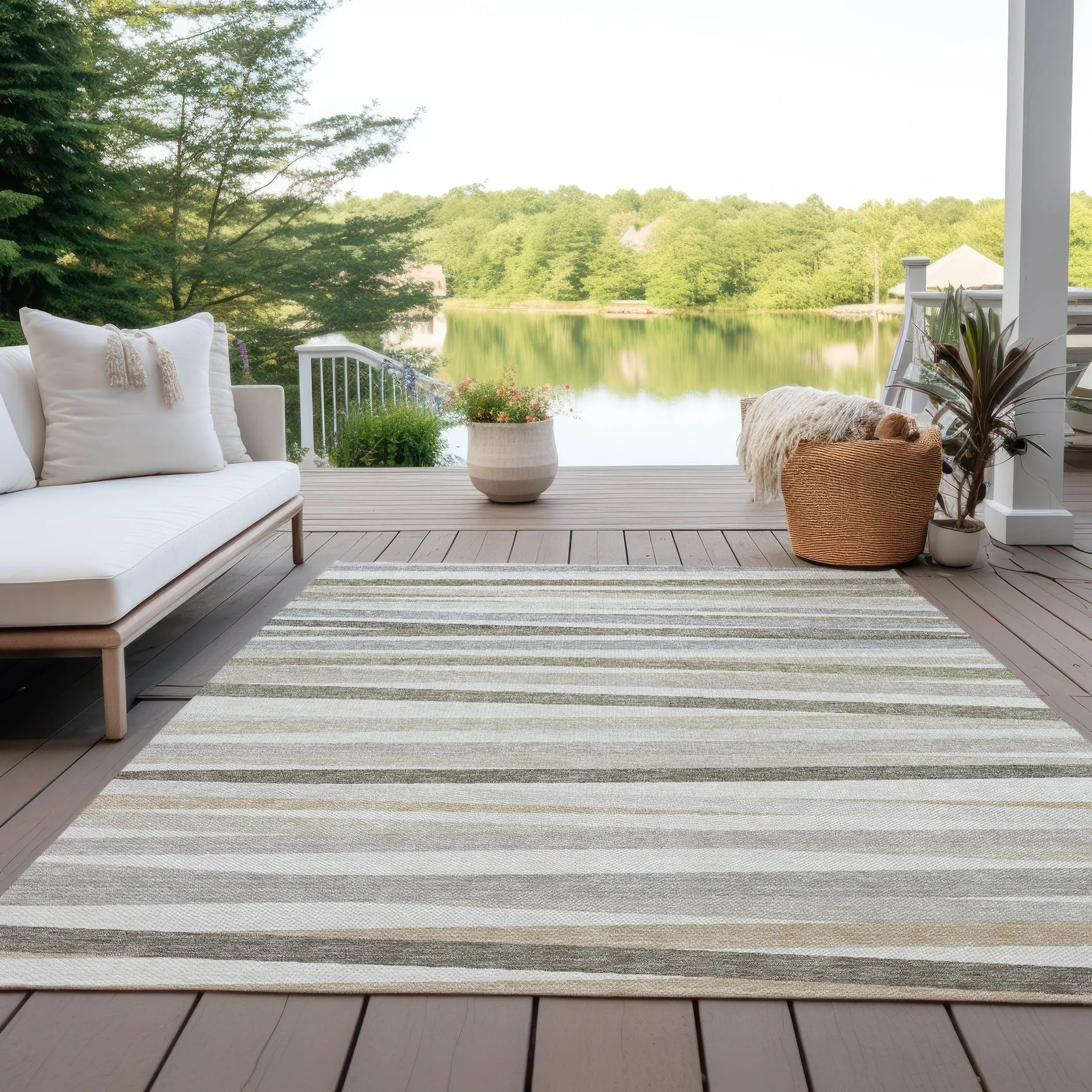 Machine Washable Indoor/ Outdoor Modern Stripes Chantille Rug