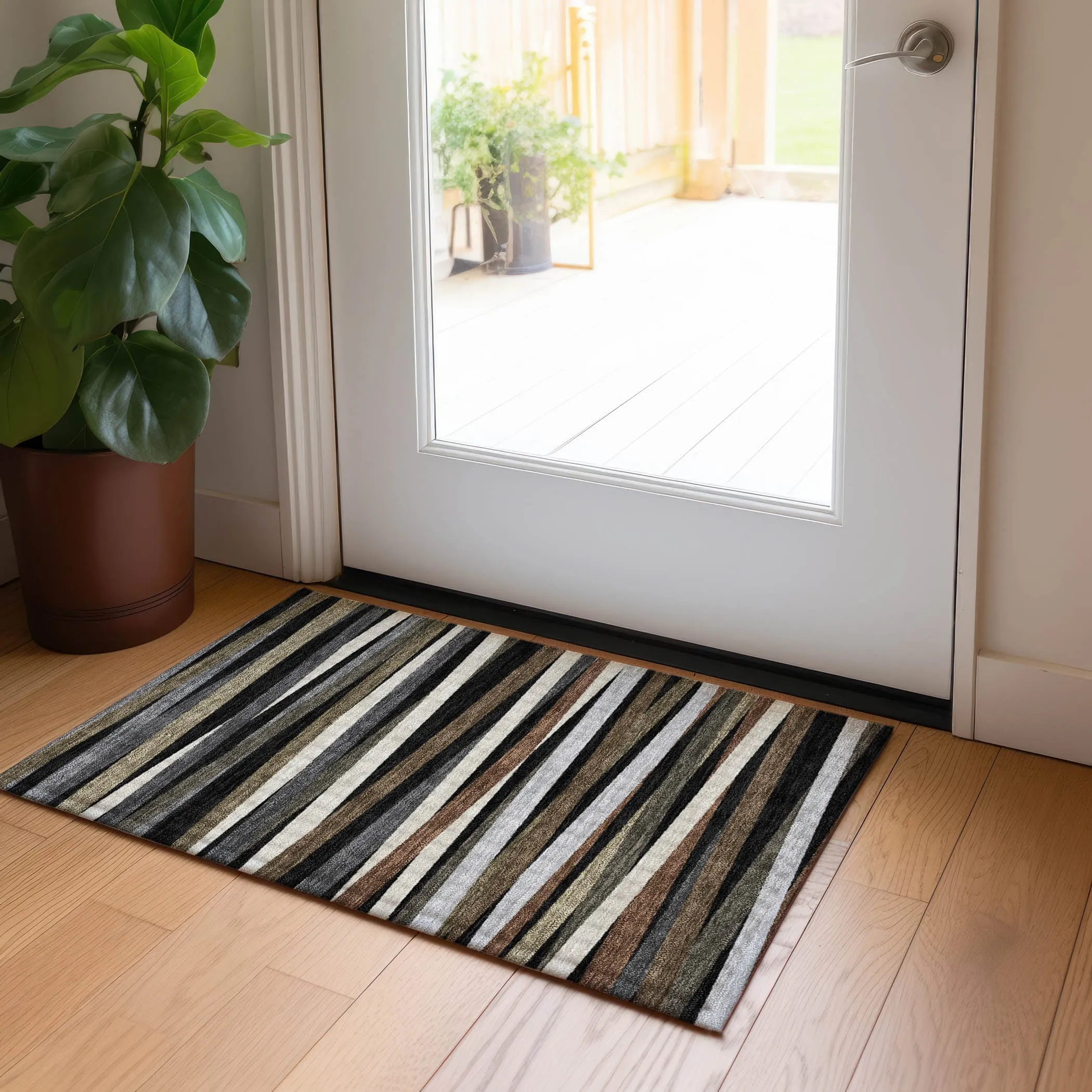 Machine Washable Indoor/ Outdoor Modern Stripes Chantille Rug