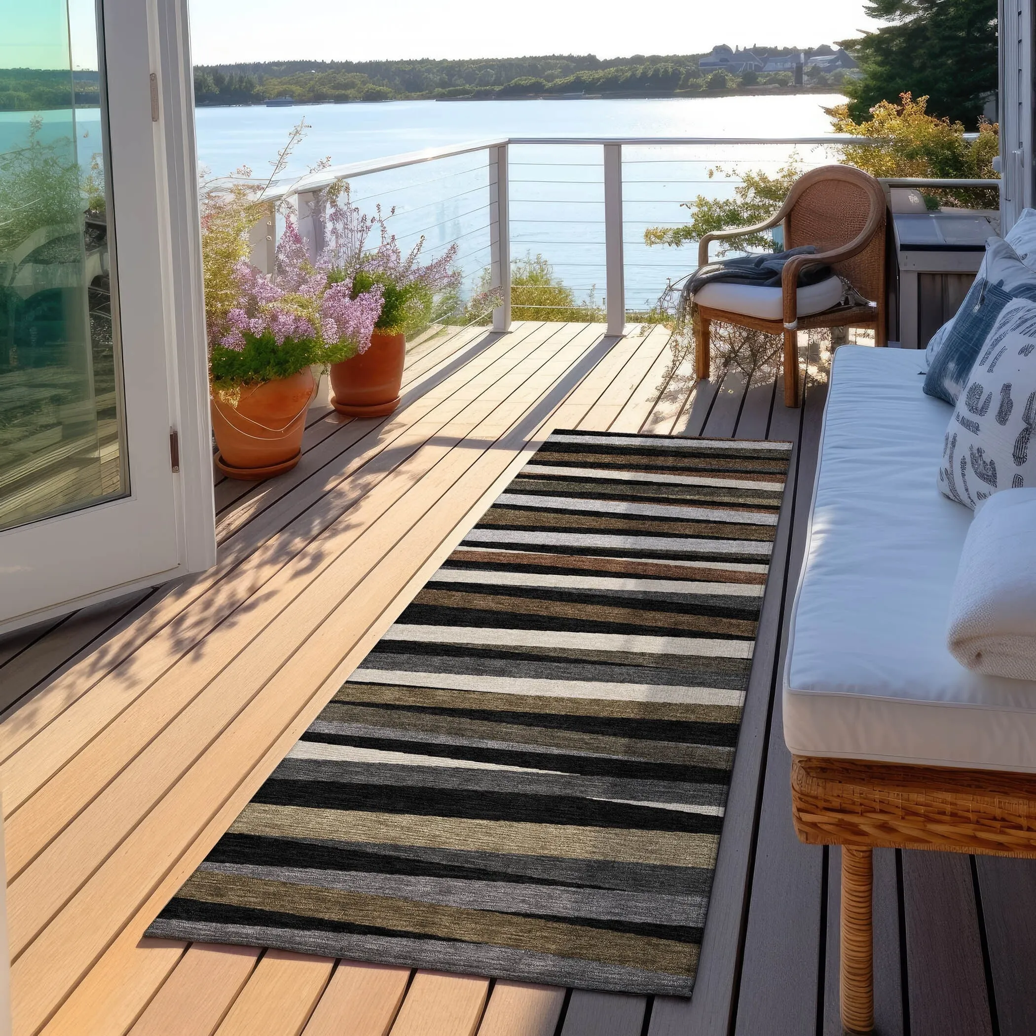 Machine Washable Indoor/ Outdoor Modern Stripes Chantille Rug