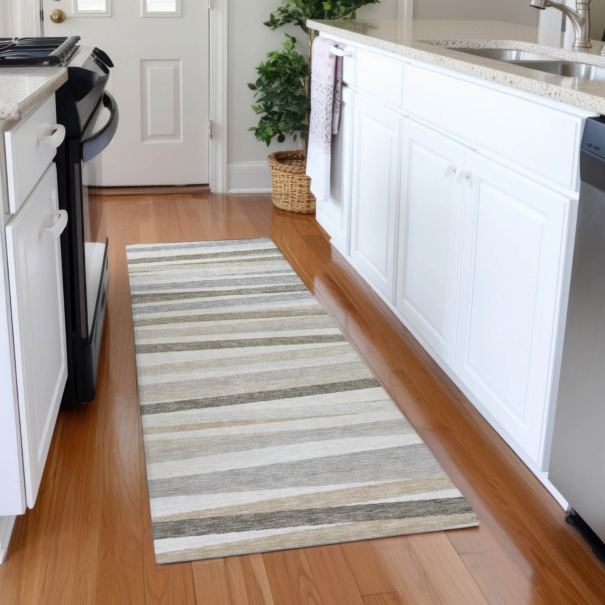 Machine Washable Indoor/ Outdoor Modern Stripes Chantille Rug