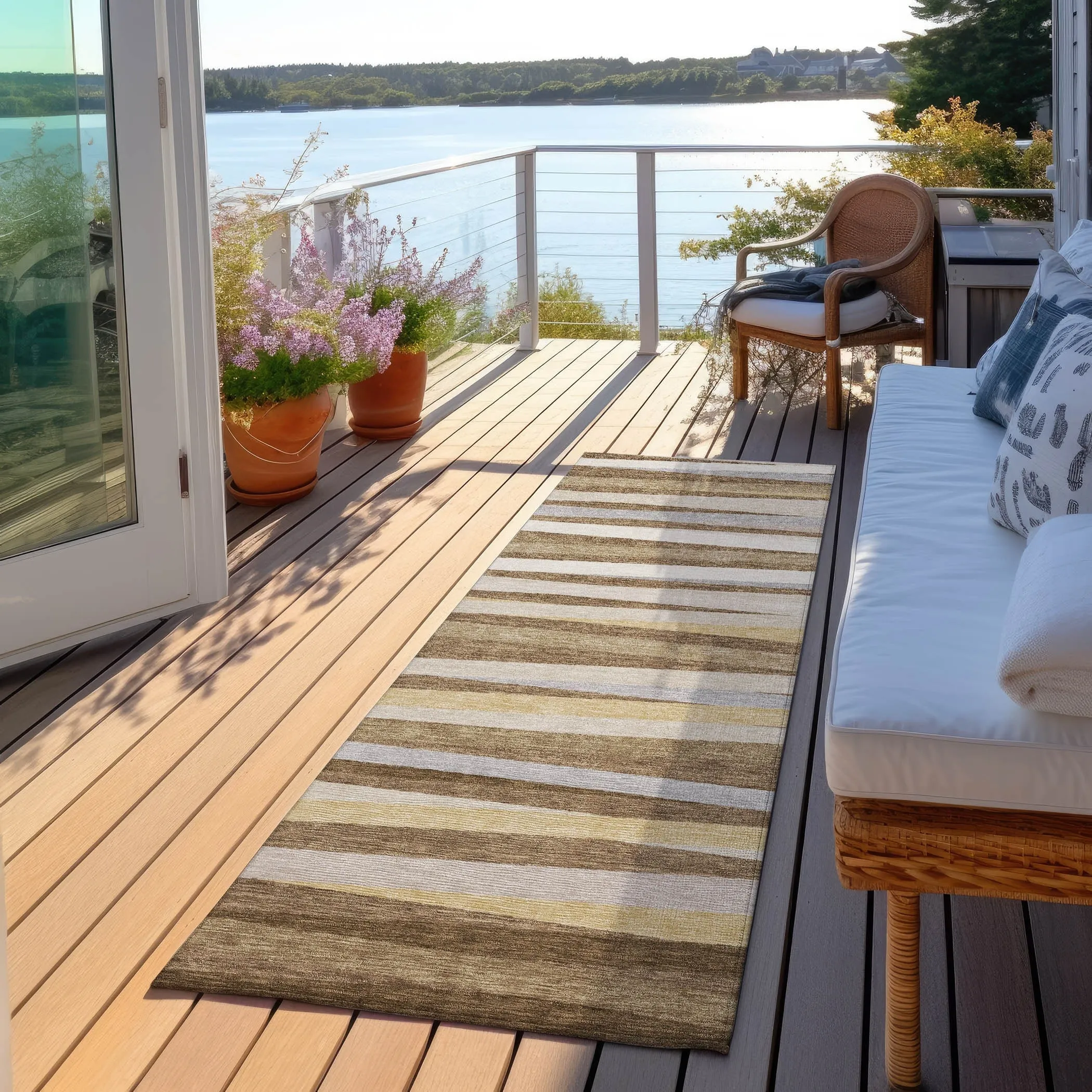 Machine Washable Indoor/ Outdoor Modern Stripes Chantille Rug