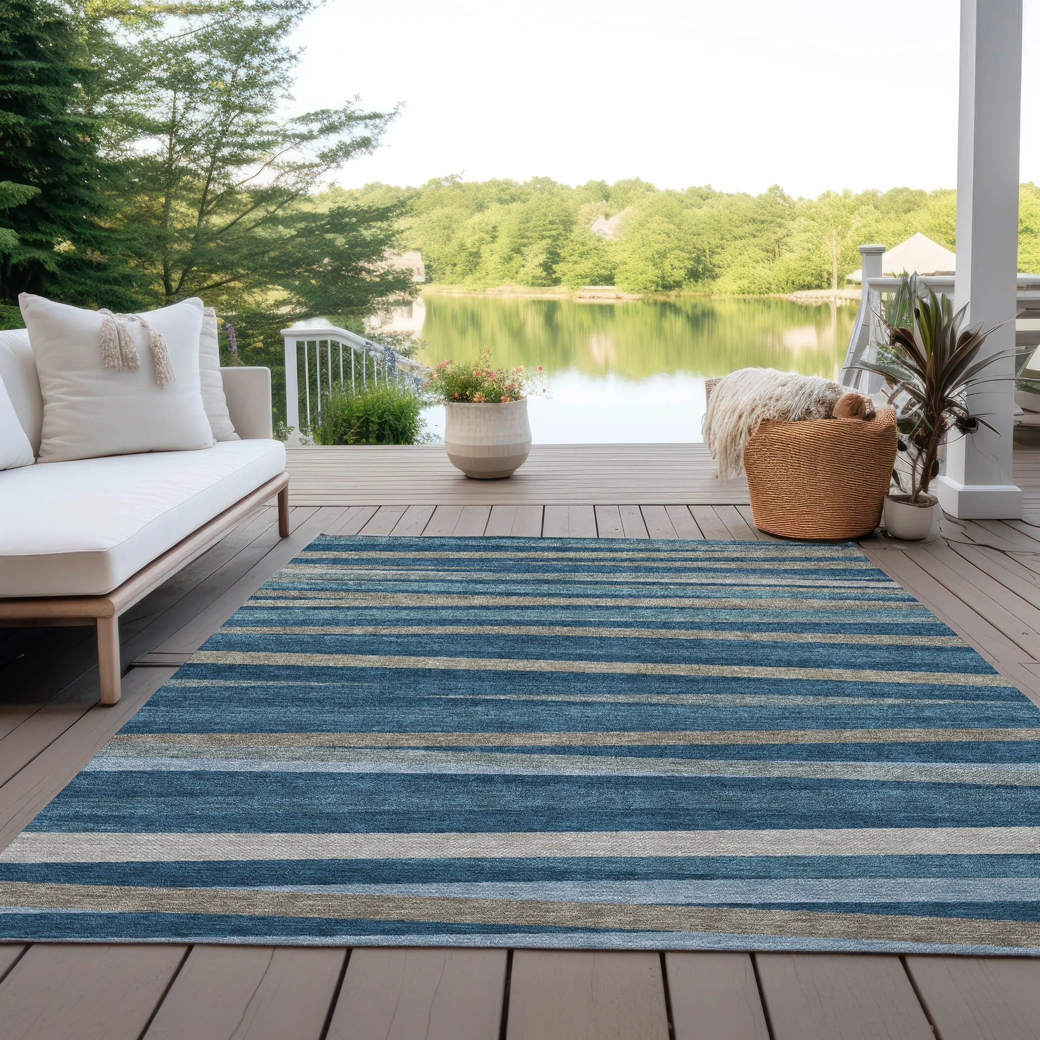 Machine Washable Indoor/ Outdoor Modern Stripes Chantille Rug