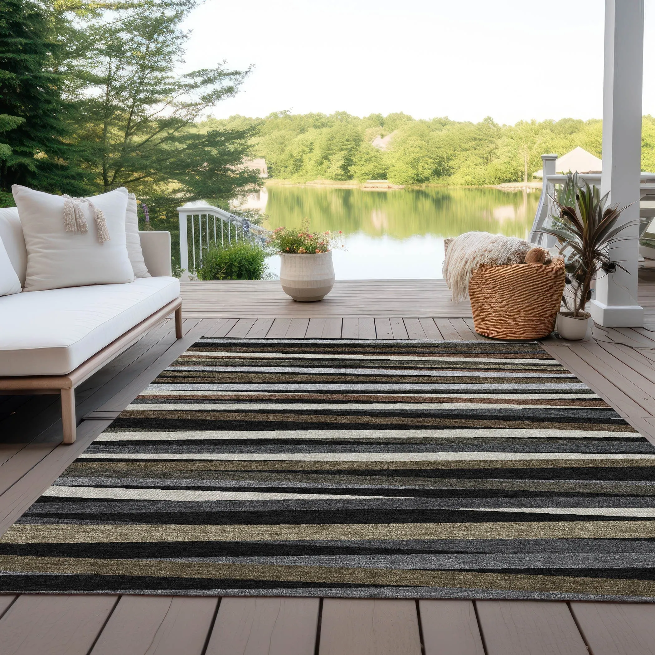Machine Washable Indoor/ Outdoor Modern Stripes Chantille Rug