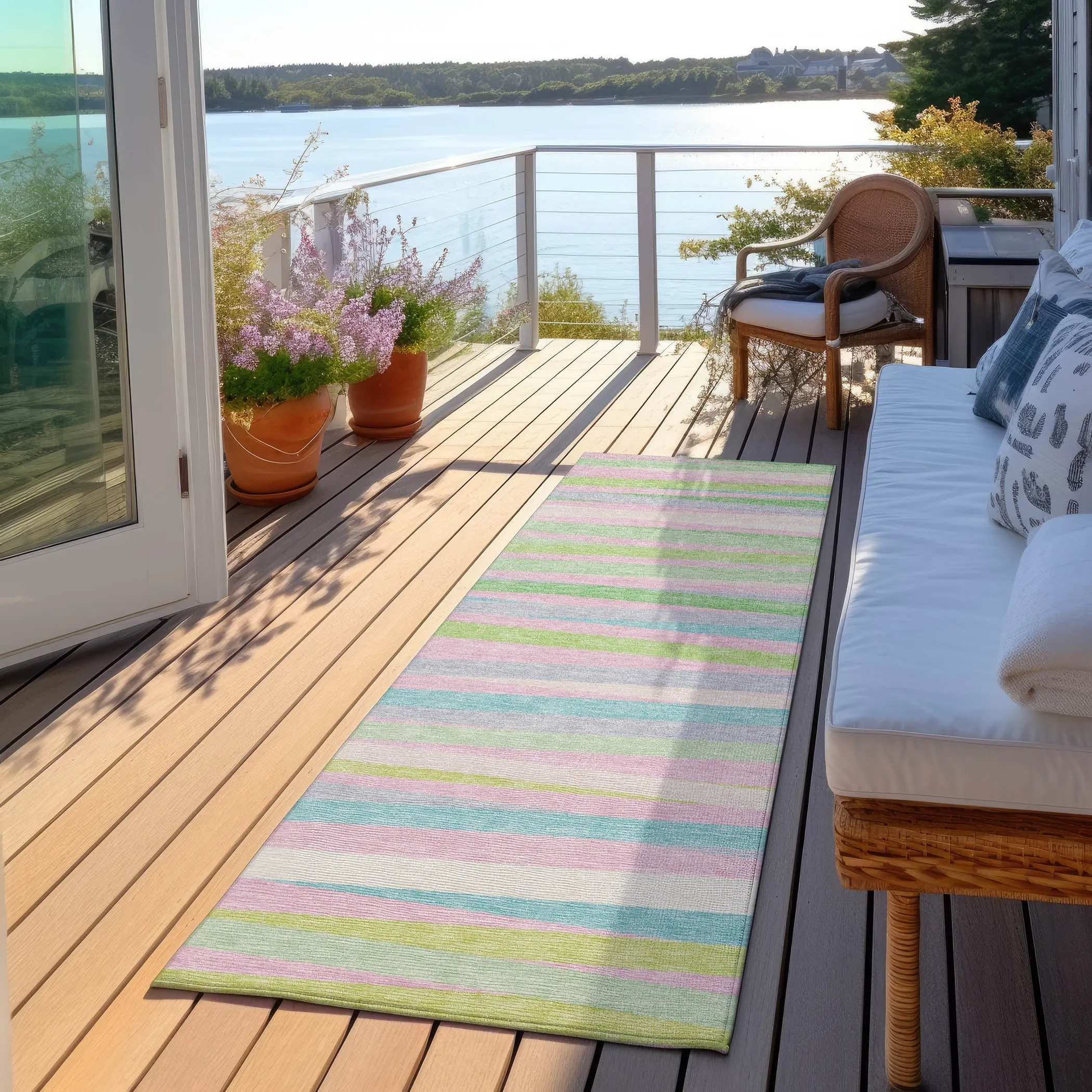 Machine Washable Indoor/ Outdoor Modern Stripes Chantille Rug