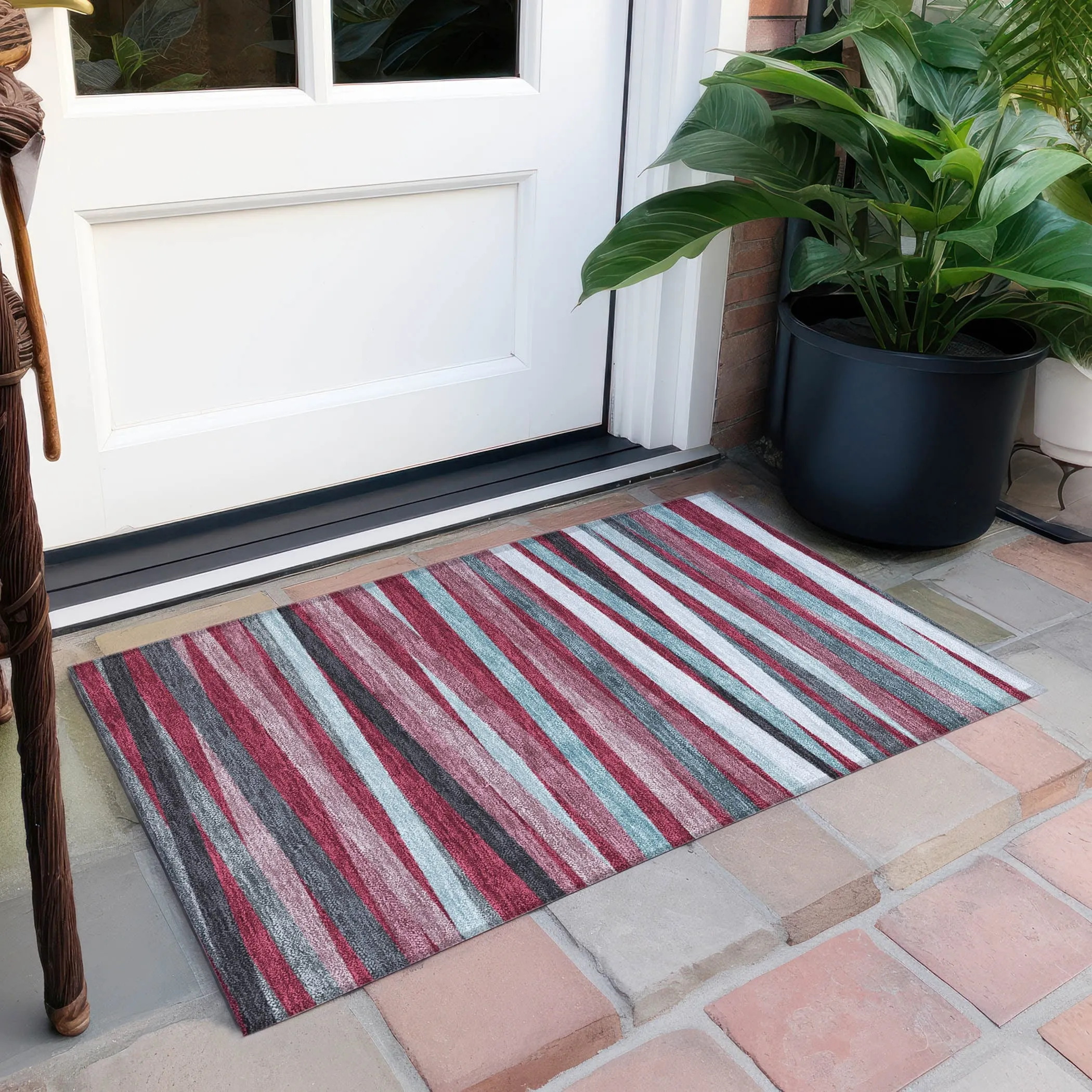 Machine Washable Indoor/ Outdoor Modern Stripes Chantille Rug