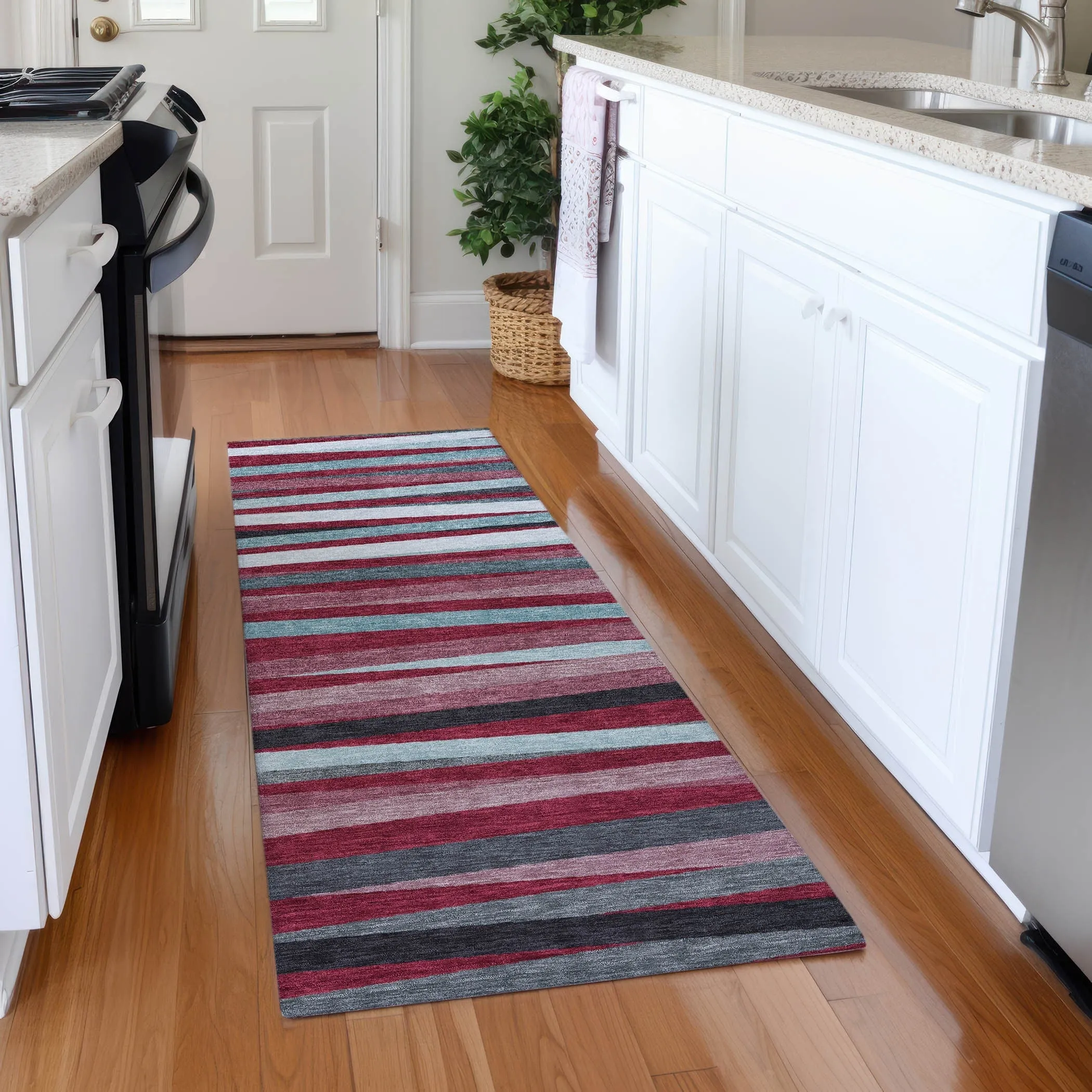 Machine Washable Indoor/ Outdoor Modern Stripes Chantille Rug