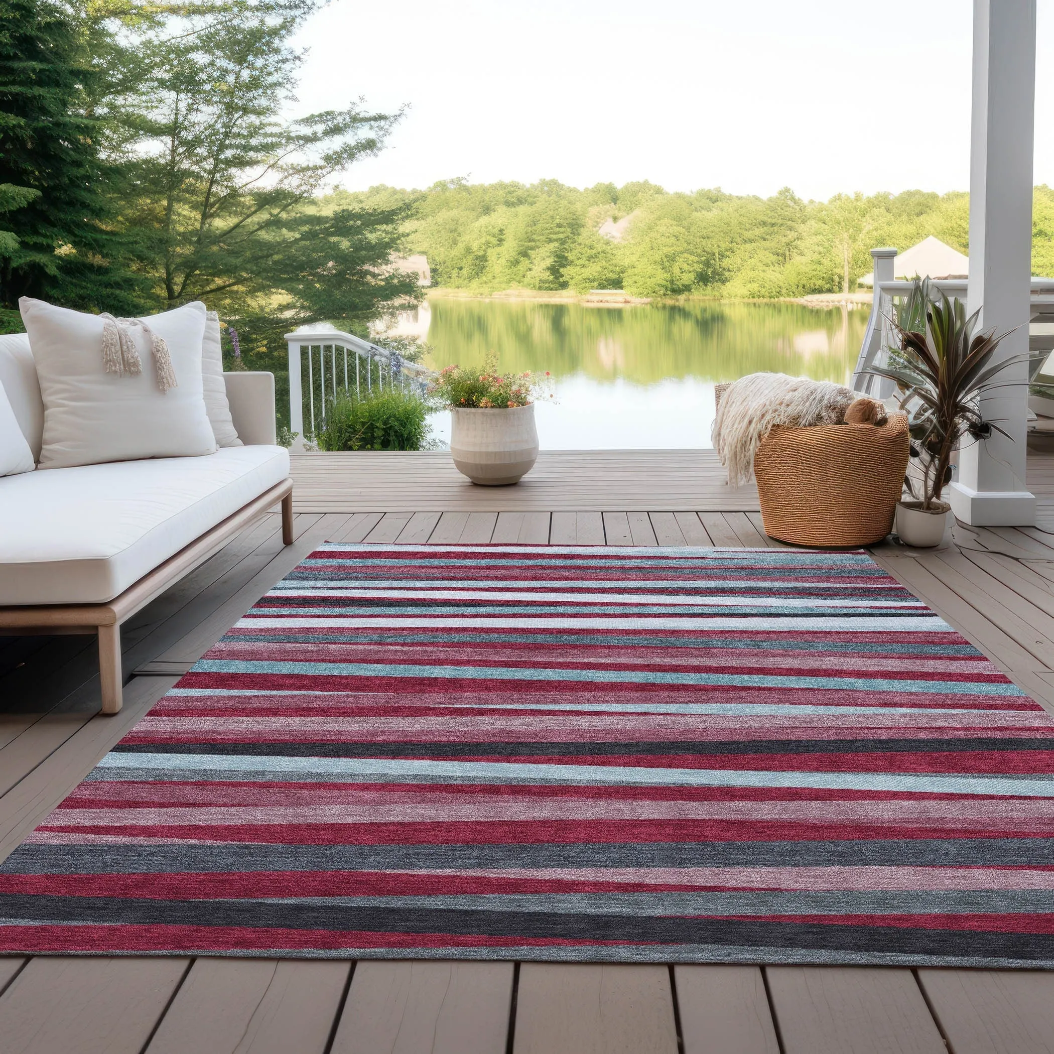 Machine Washable Indoor/ Outdoor Modern Stripes Chantille Rug