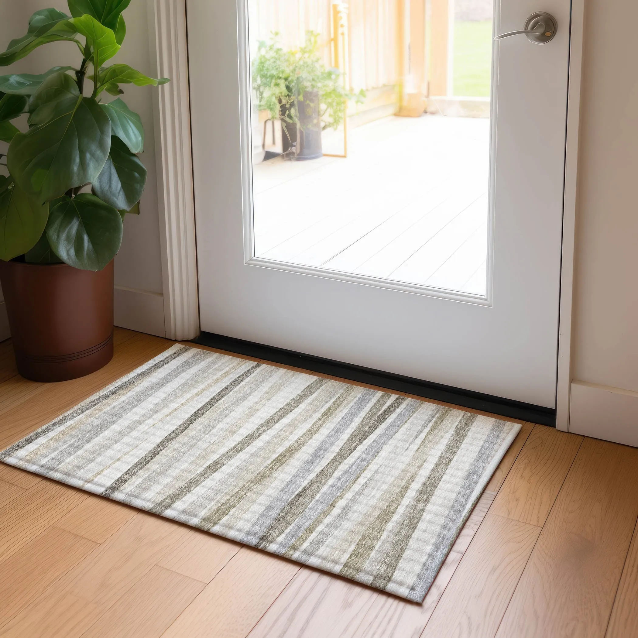 Machine Washable Indoor/ Outdoor Modern Stripes Chantille Rug