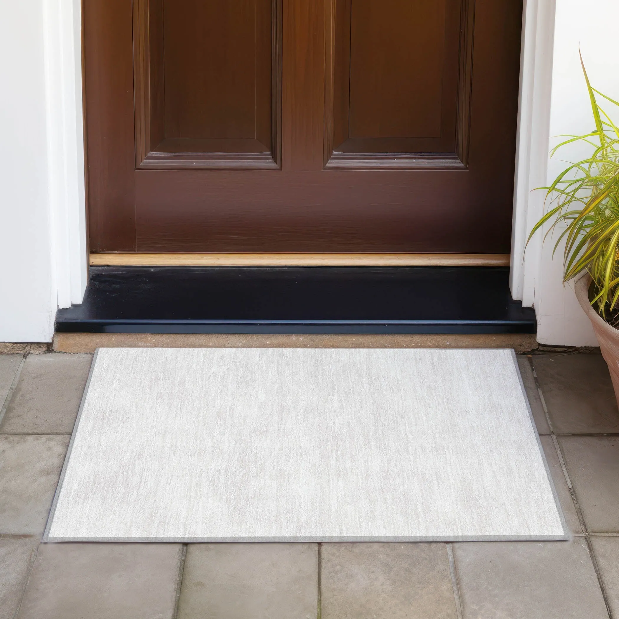 Machine Washable Indoor/ Outdoor Simple Solid Chantille Rug