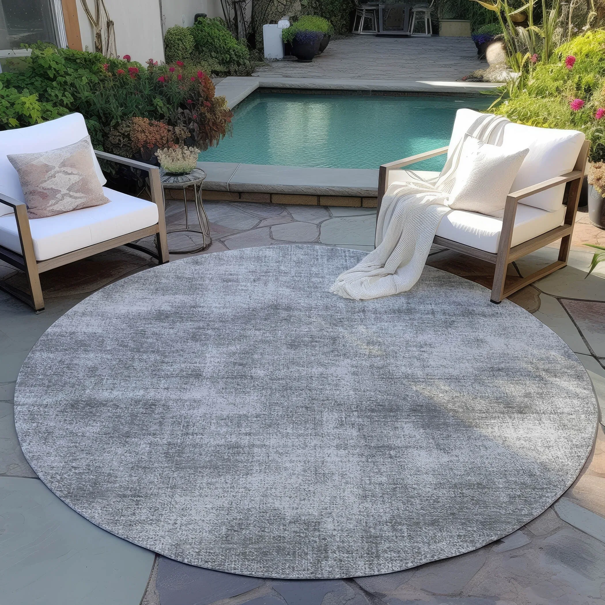 Machine Washable Indoor/ Outdoor Simple Solid Chantille Rug