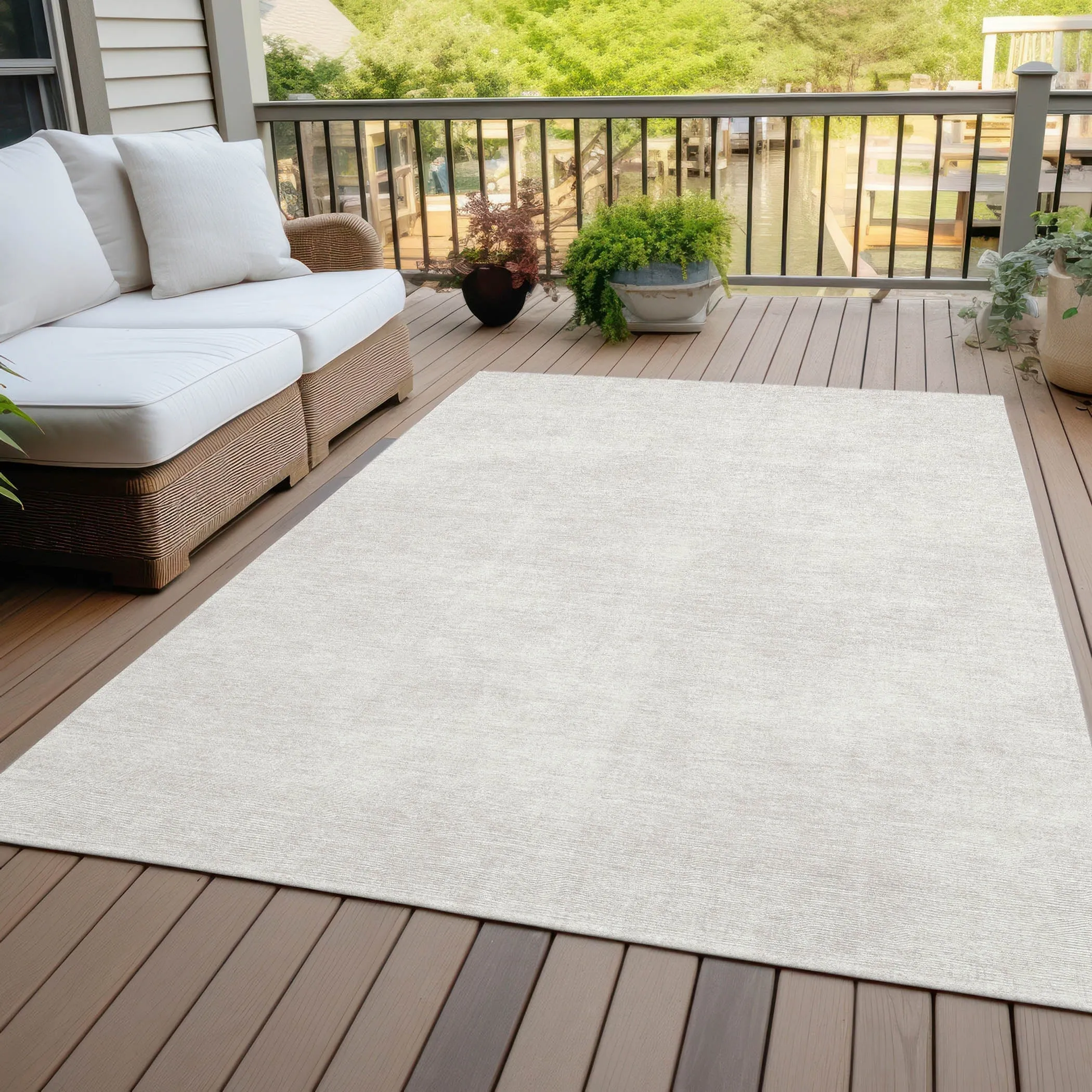 Machine Washable Indoor/ Outdoor Simple Solid Chantille Rug