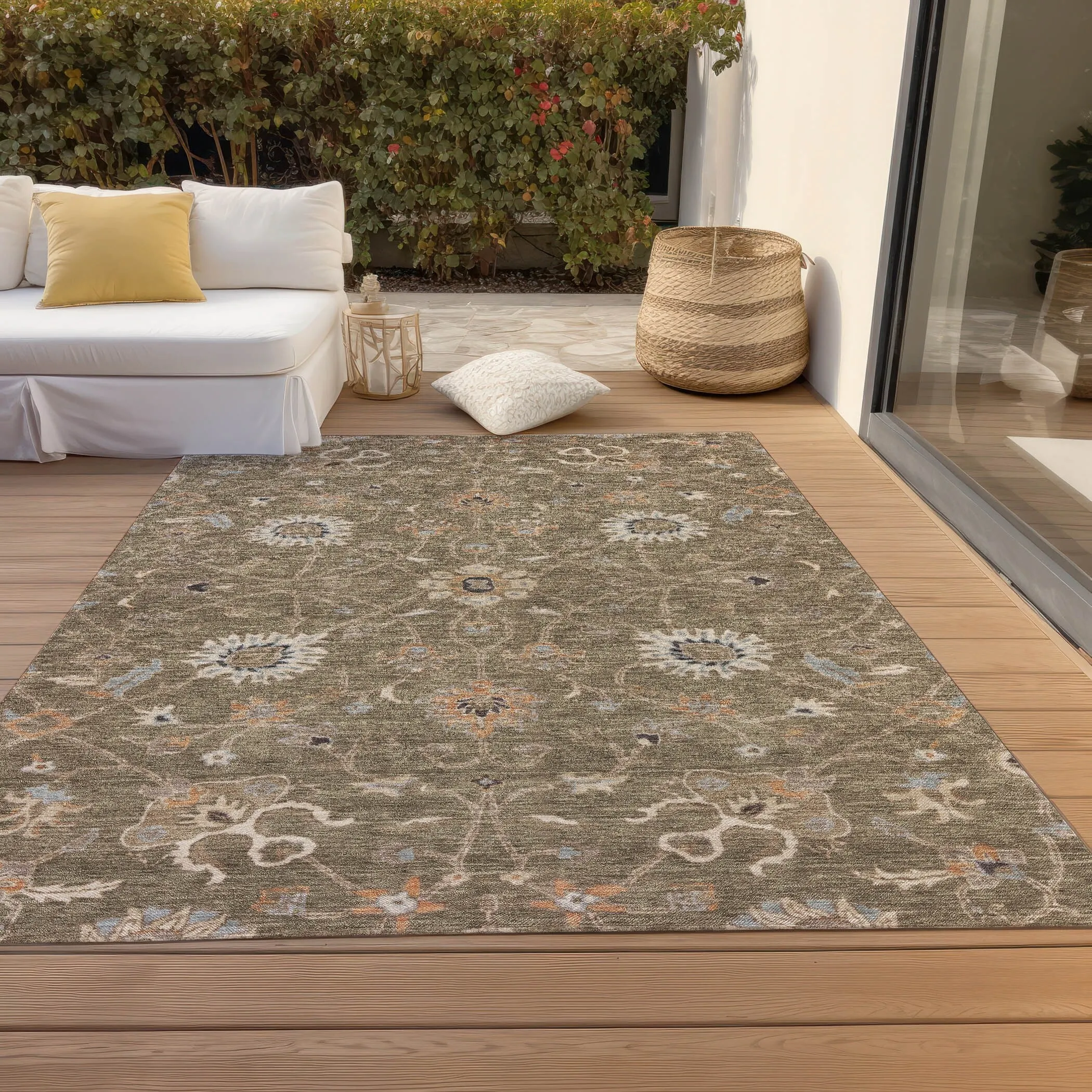 Machine Washable Indoor/ Outdoor Traditional Persian Chantille Rug