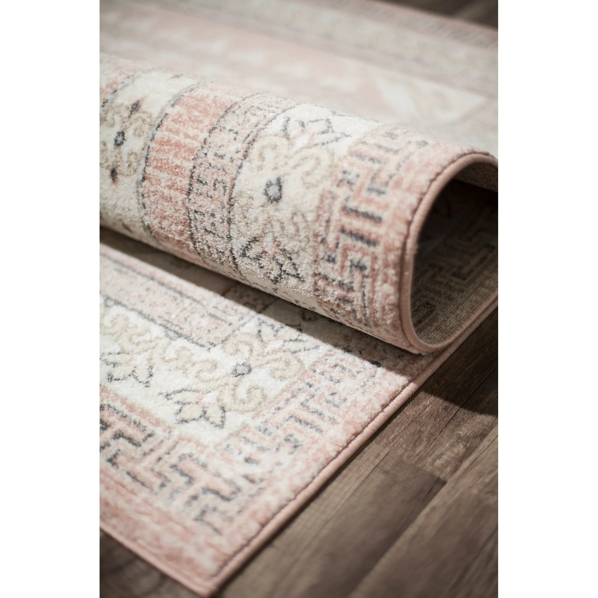 Magnolia Pink Vintage Transitional Area Rug