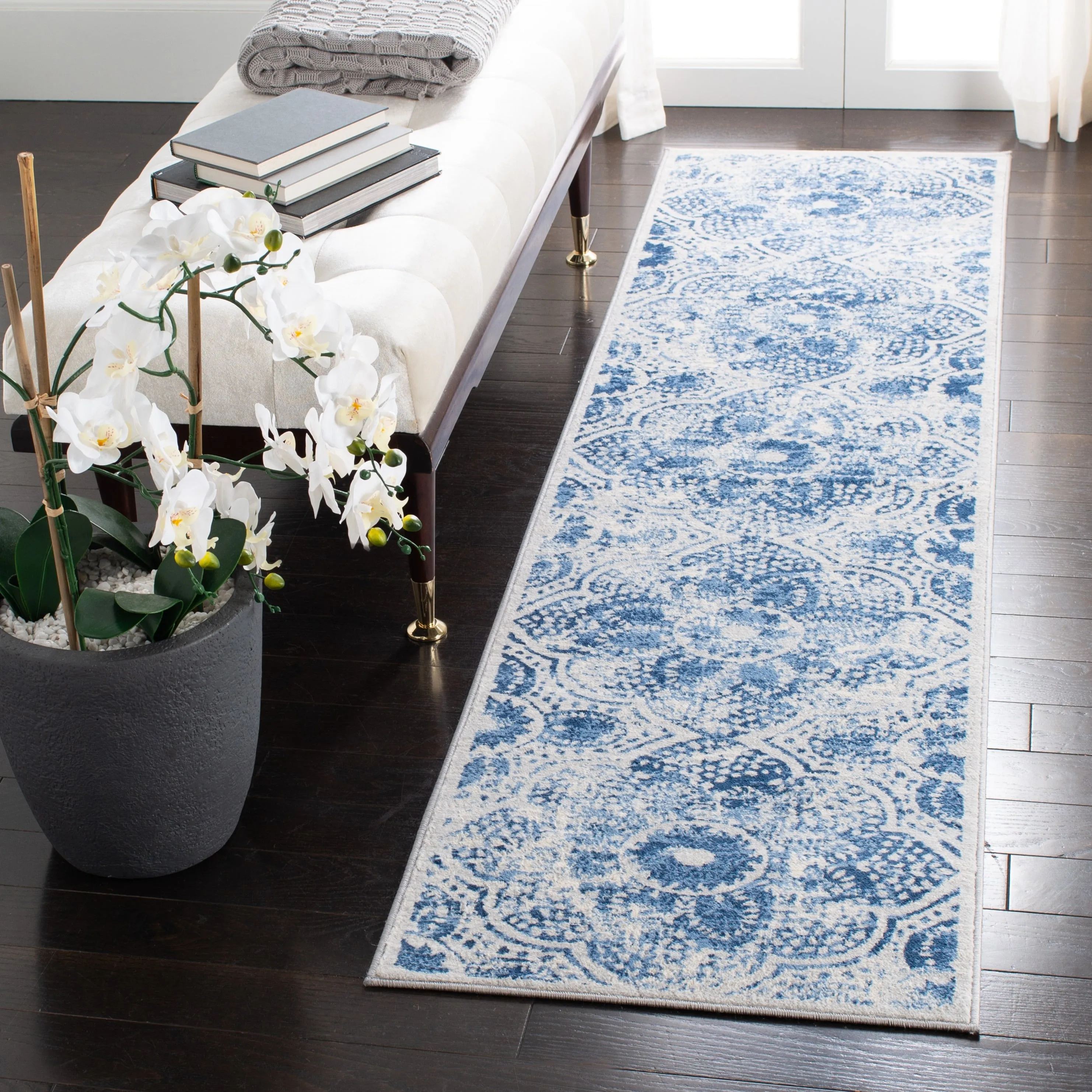 Martha Stewart by SAFAVIEH Faigel Traditional Rug