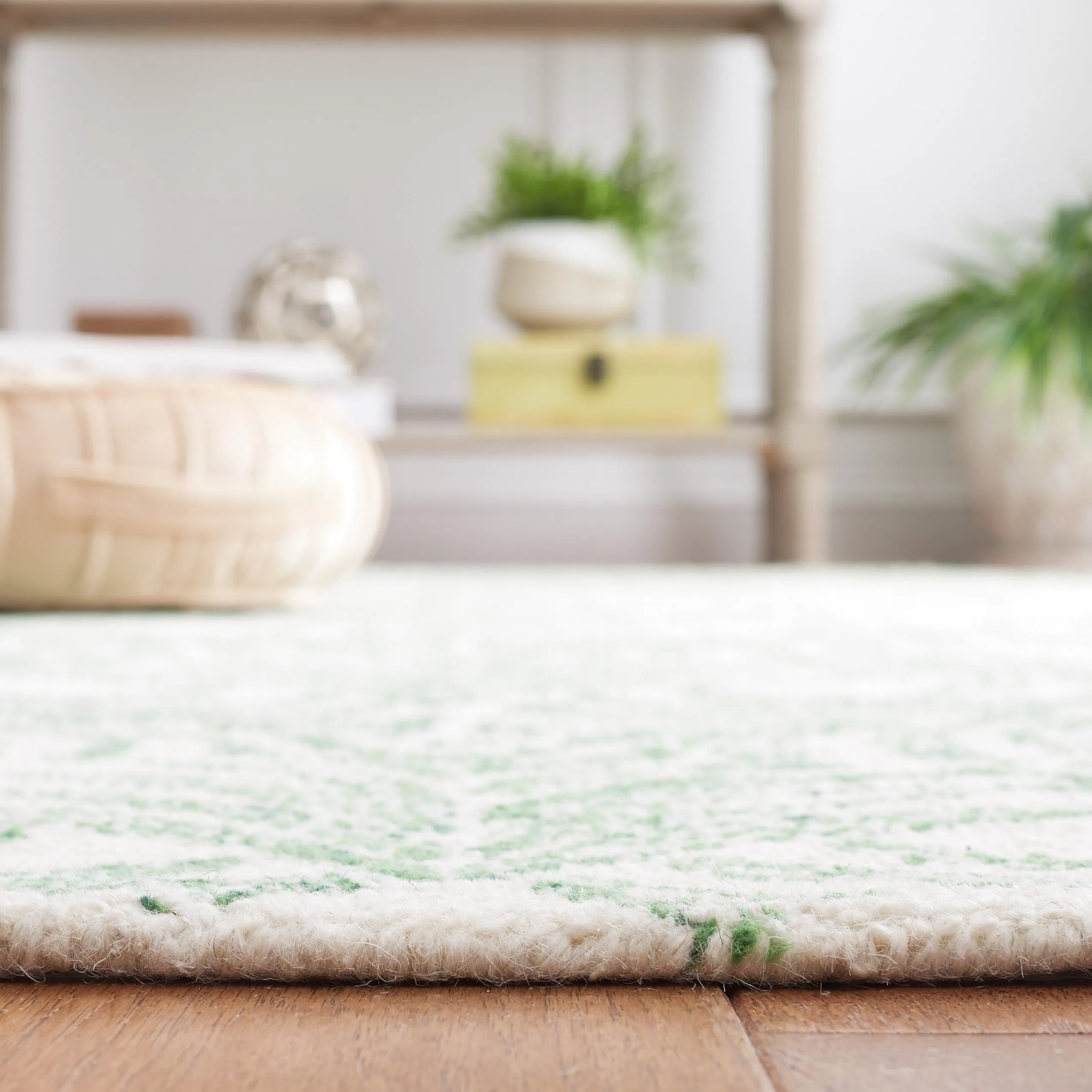 Martha Stewart by SAFAVIEH Handmade Asumi Rug