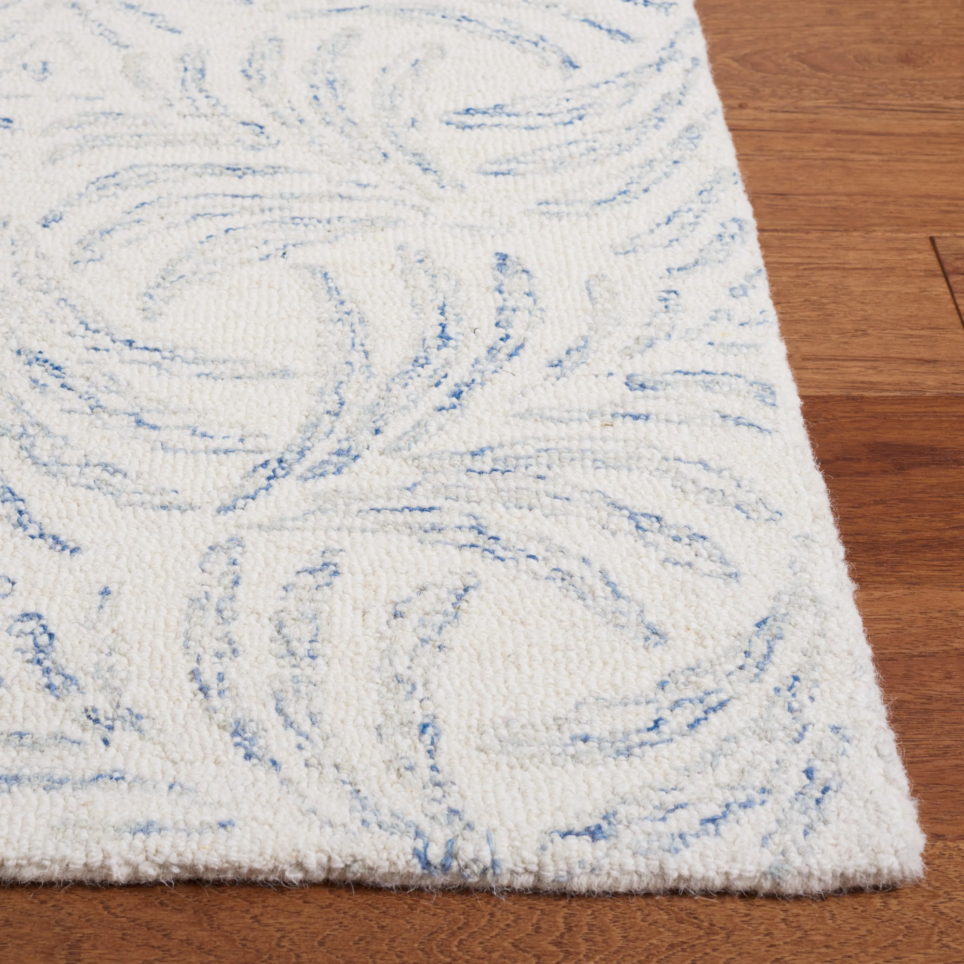 Martha Stewart by SAFAVIEH Handmade Asumi Rug