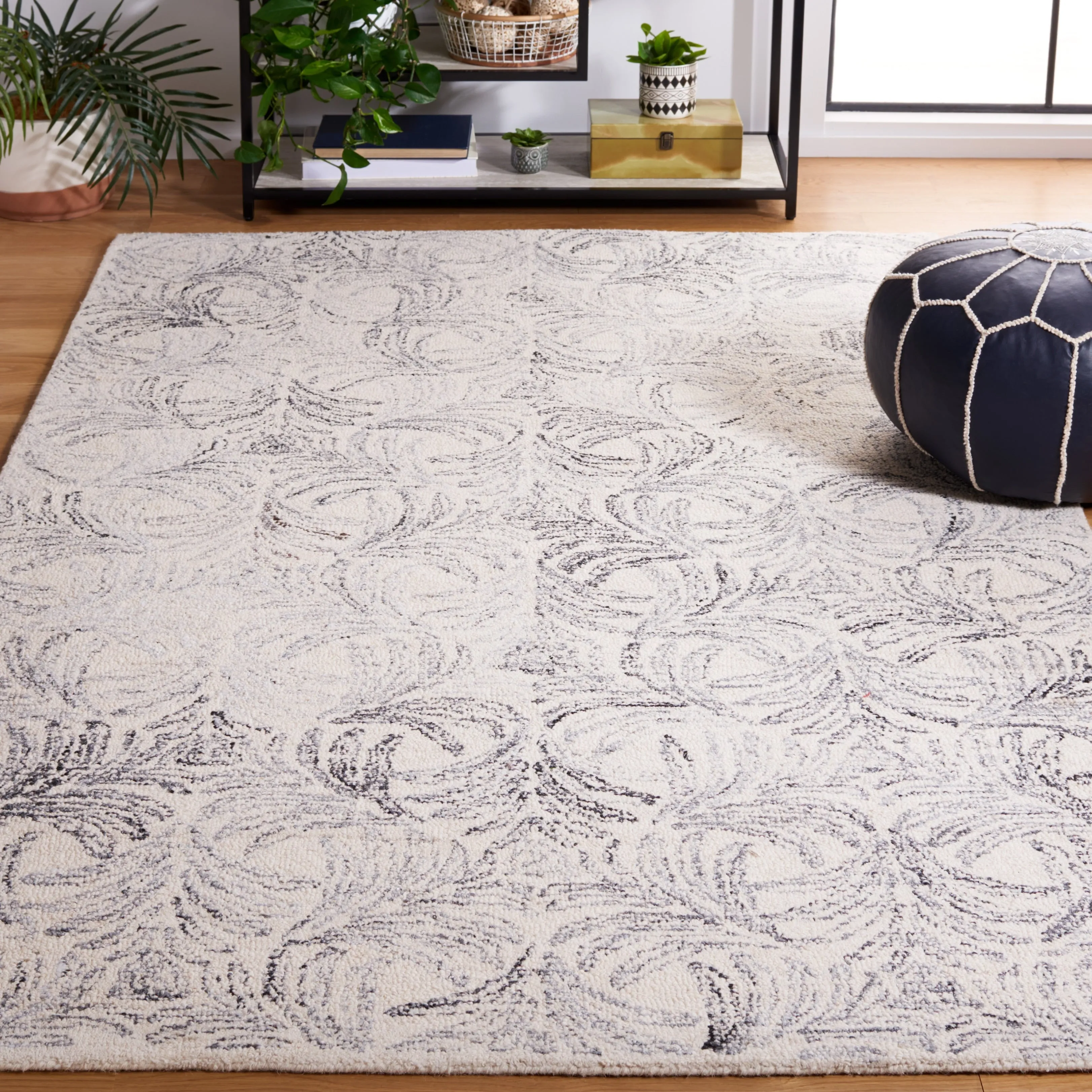 Martha Stewart by SAFAVIEH Handmade Asumi Rug