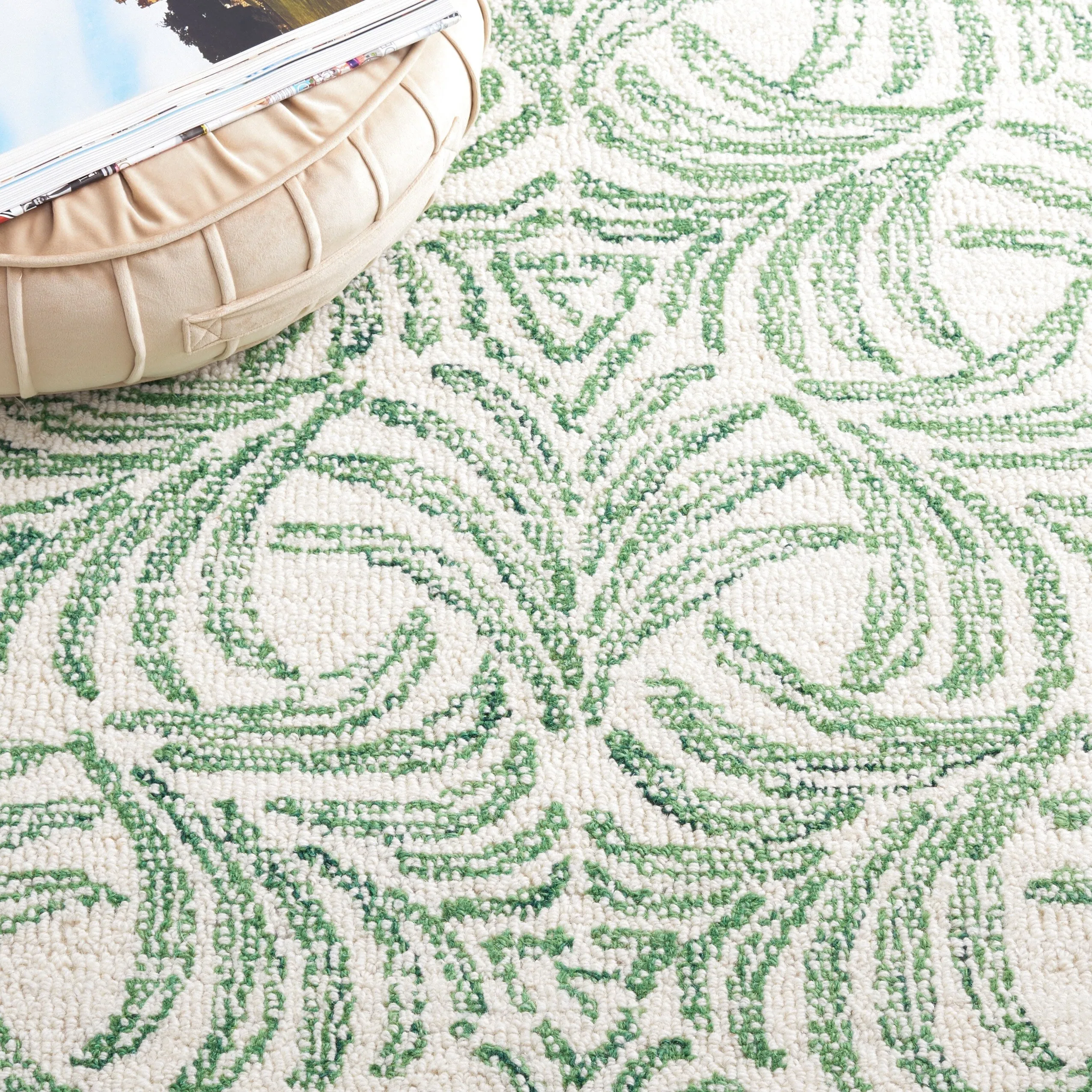 Martha Stewart by SAFAVIEH Handmade Asumi Rug