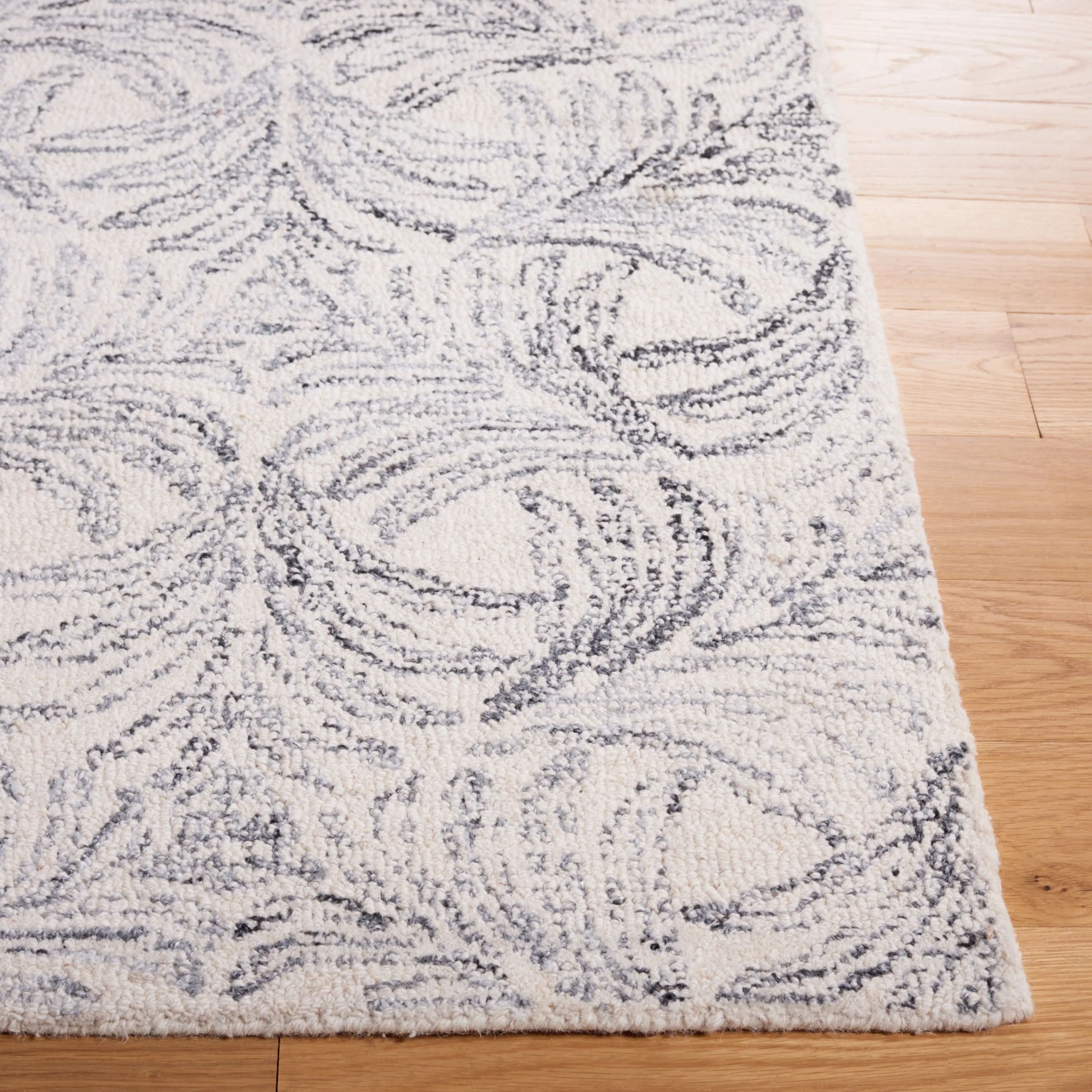 Martha Stewart by SAFAVIEH Handmade Asumi Rug
