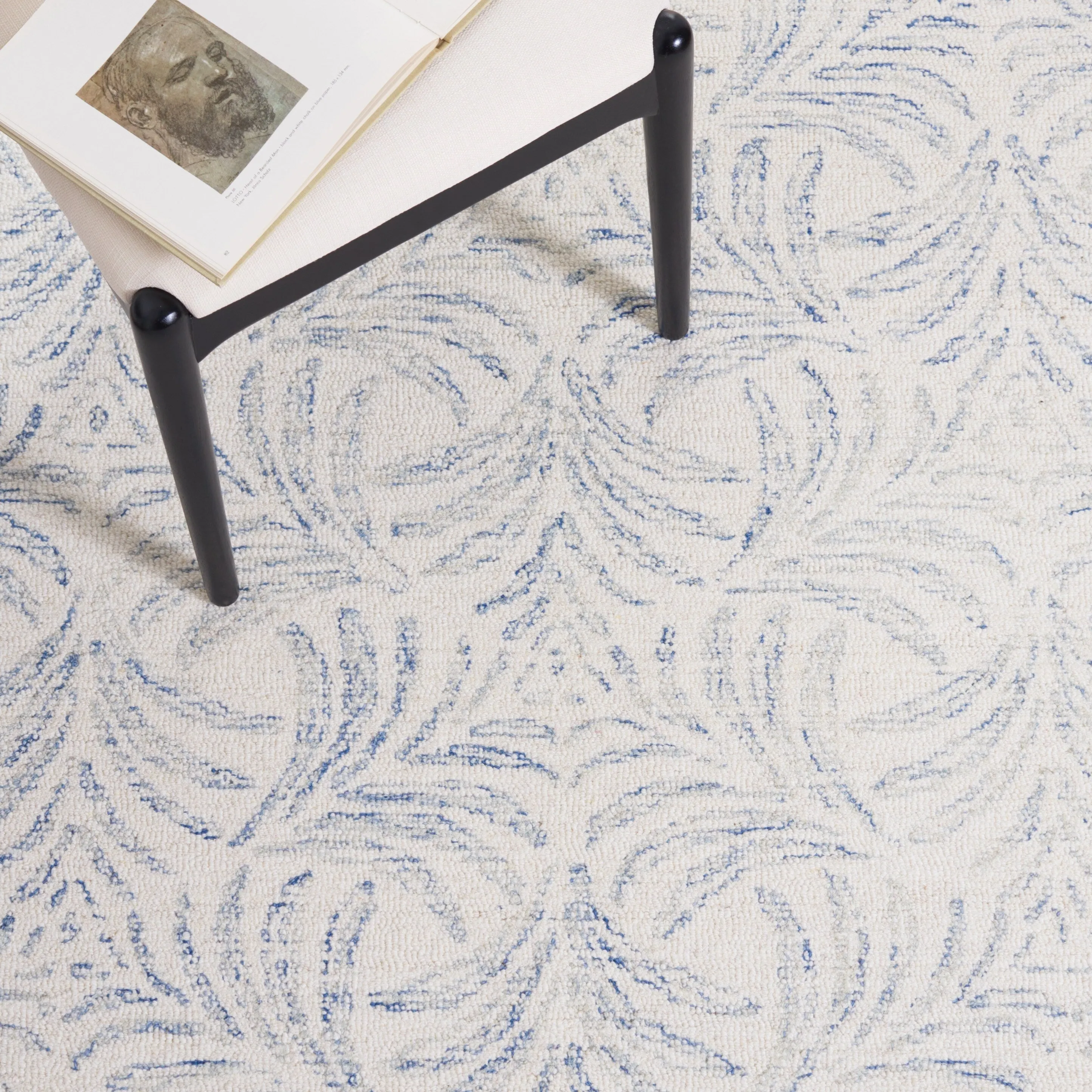 Martha Stewart by SAFAVIEH Handmade Asumi Rug