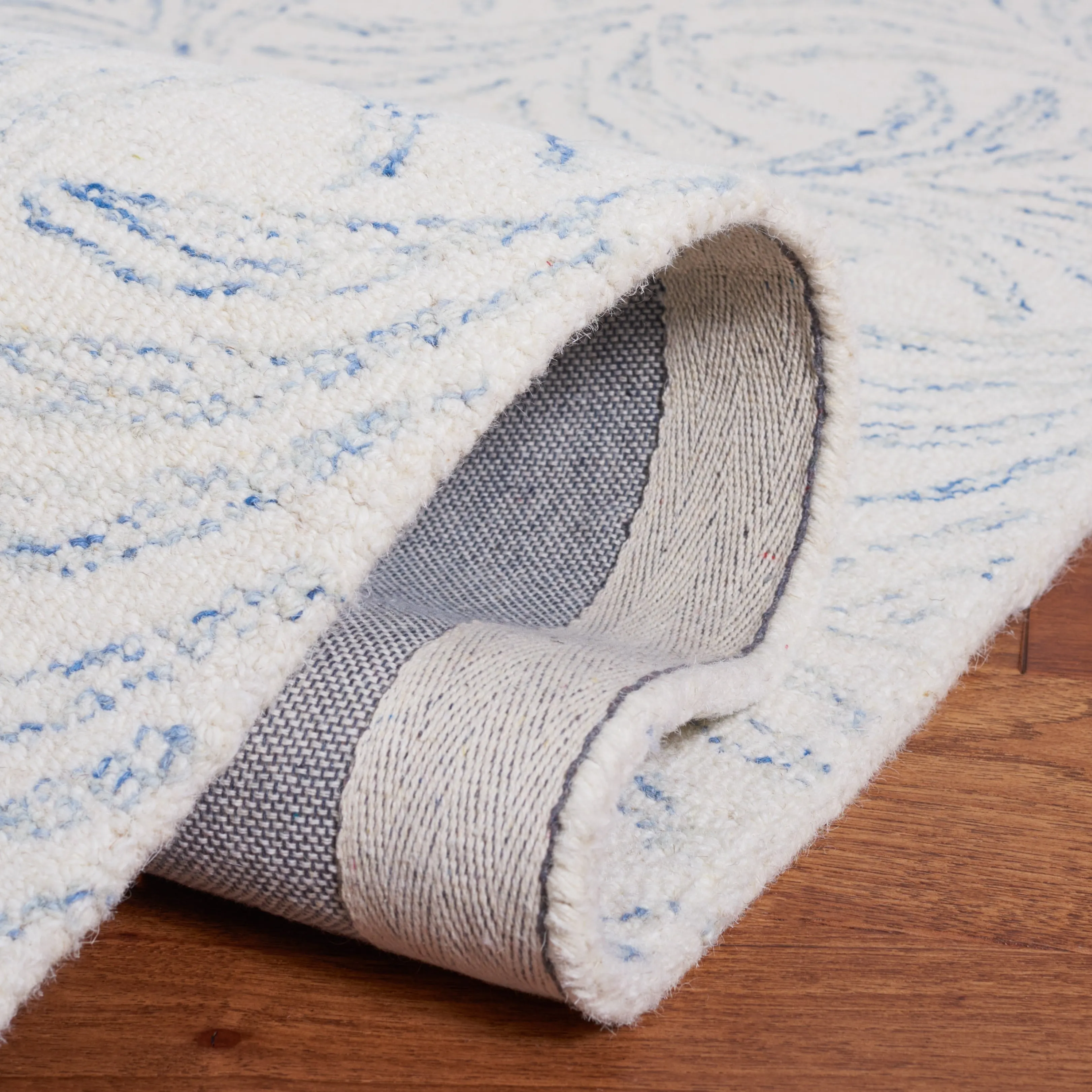 Martha Stewart by SAFAVIEH Handmade Asumi Rug