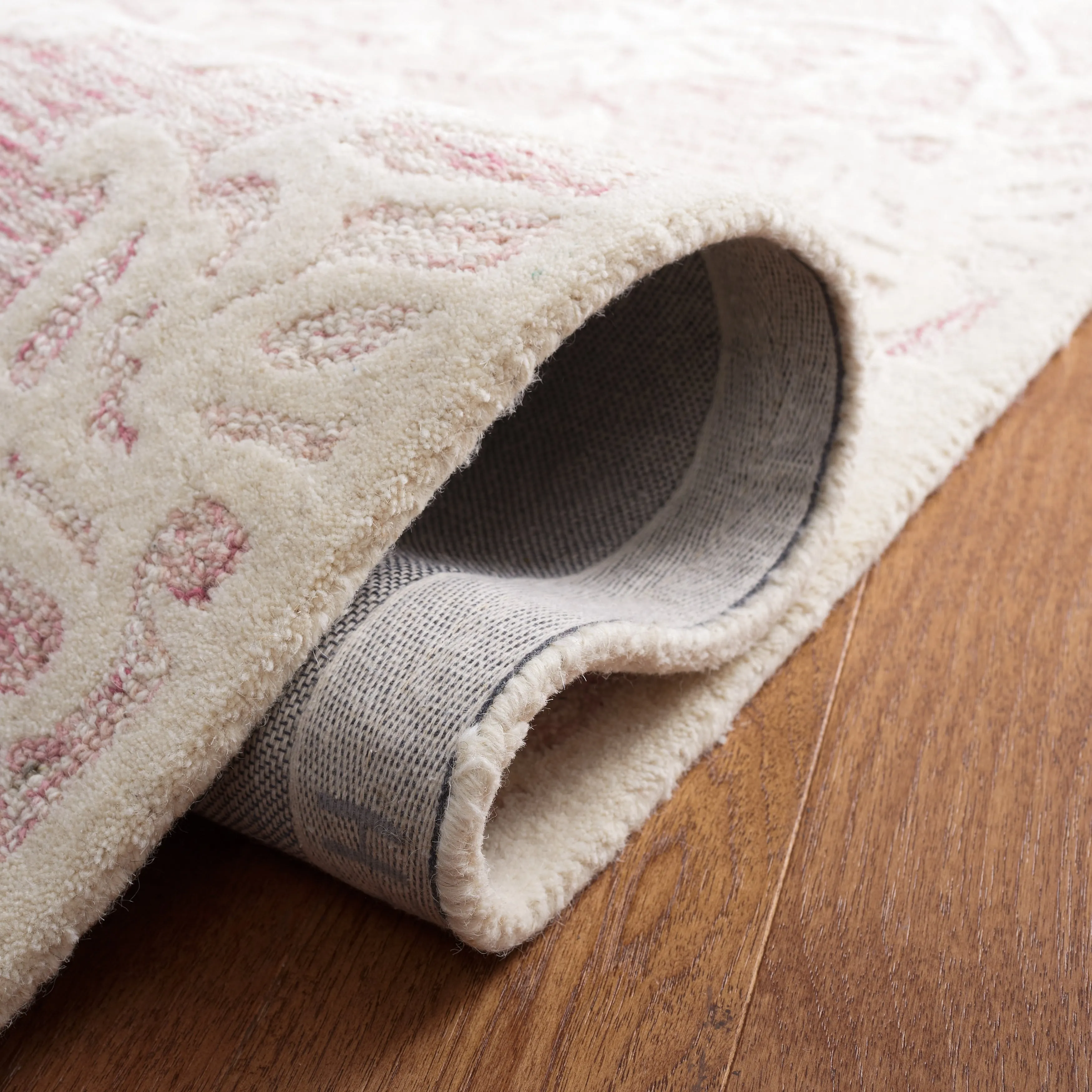 Martha Stewart by SAFAVIEH Handmade Eibhlis Wool Rug
