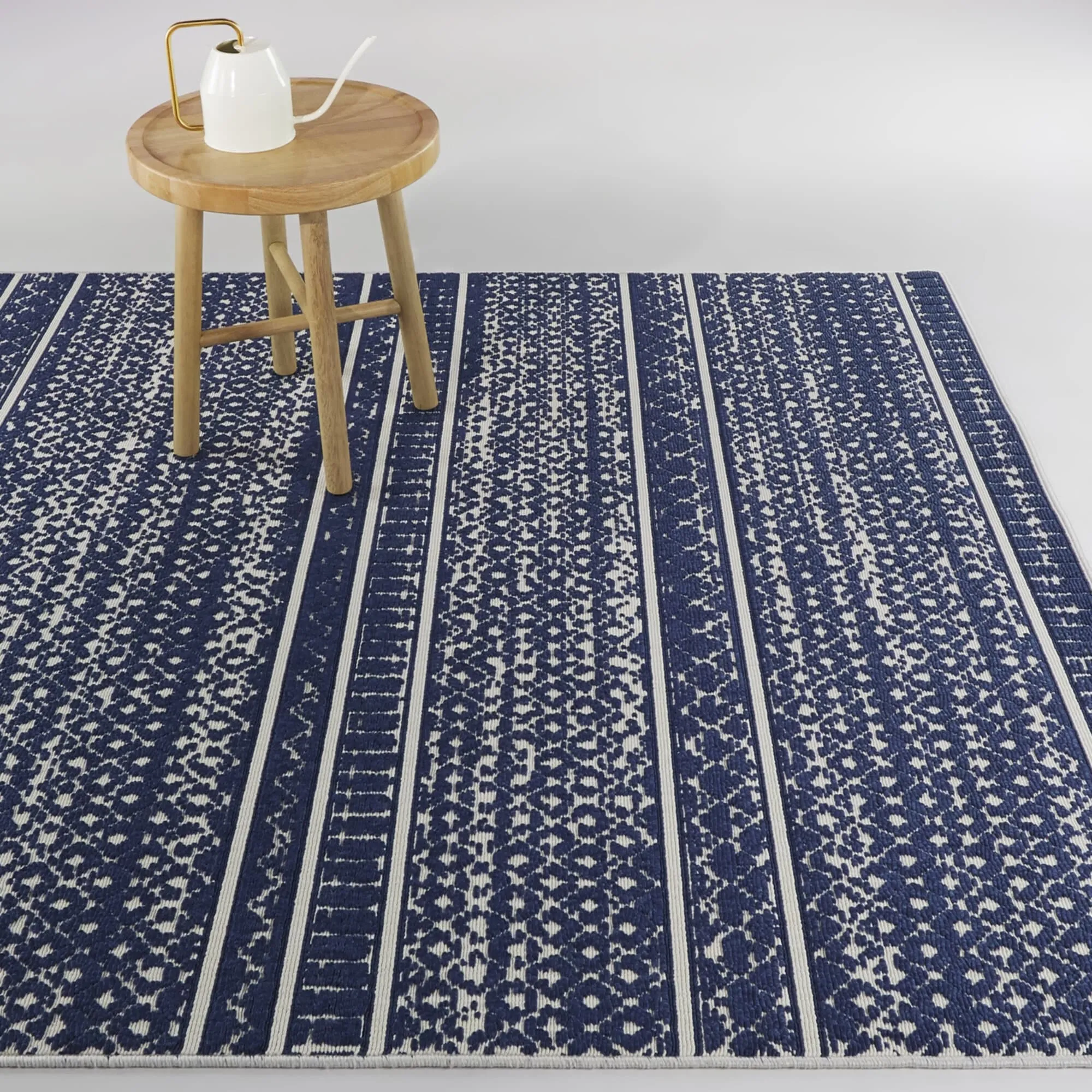 Martinus Vintage Stripe Indoor/Outdoor Area Rug