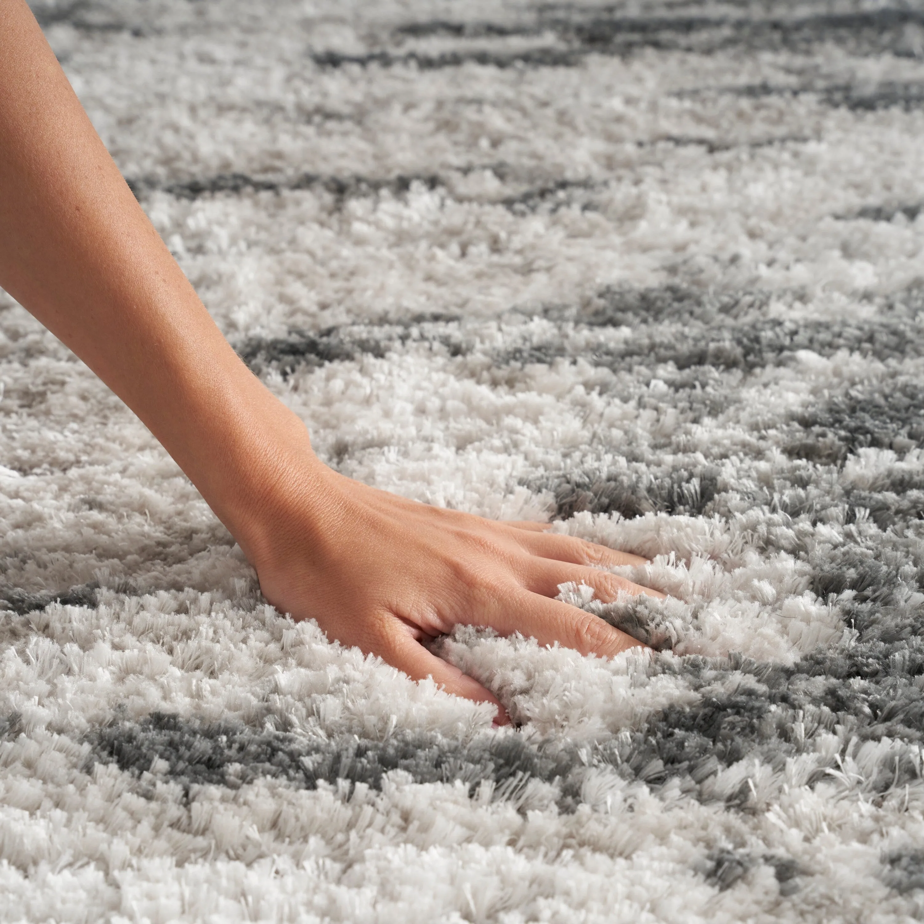 Nourison Luxurious Shag 1.25 Plush Contemporary Abstract Area Rug