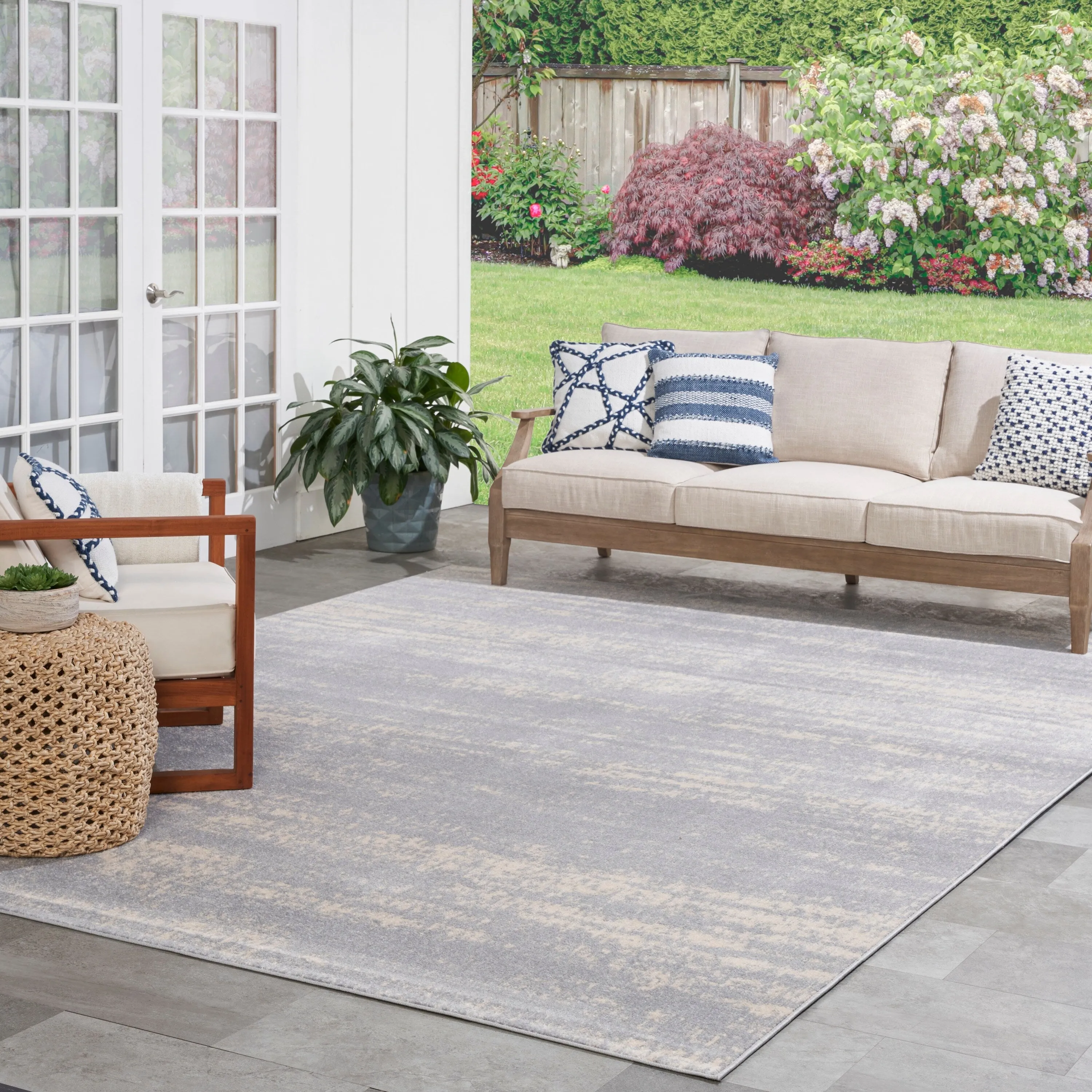 Nourison Sandy Indoor/Outdoor Abstract Area Rug