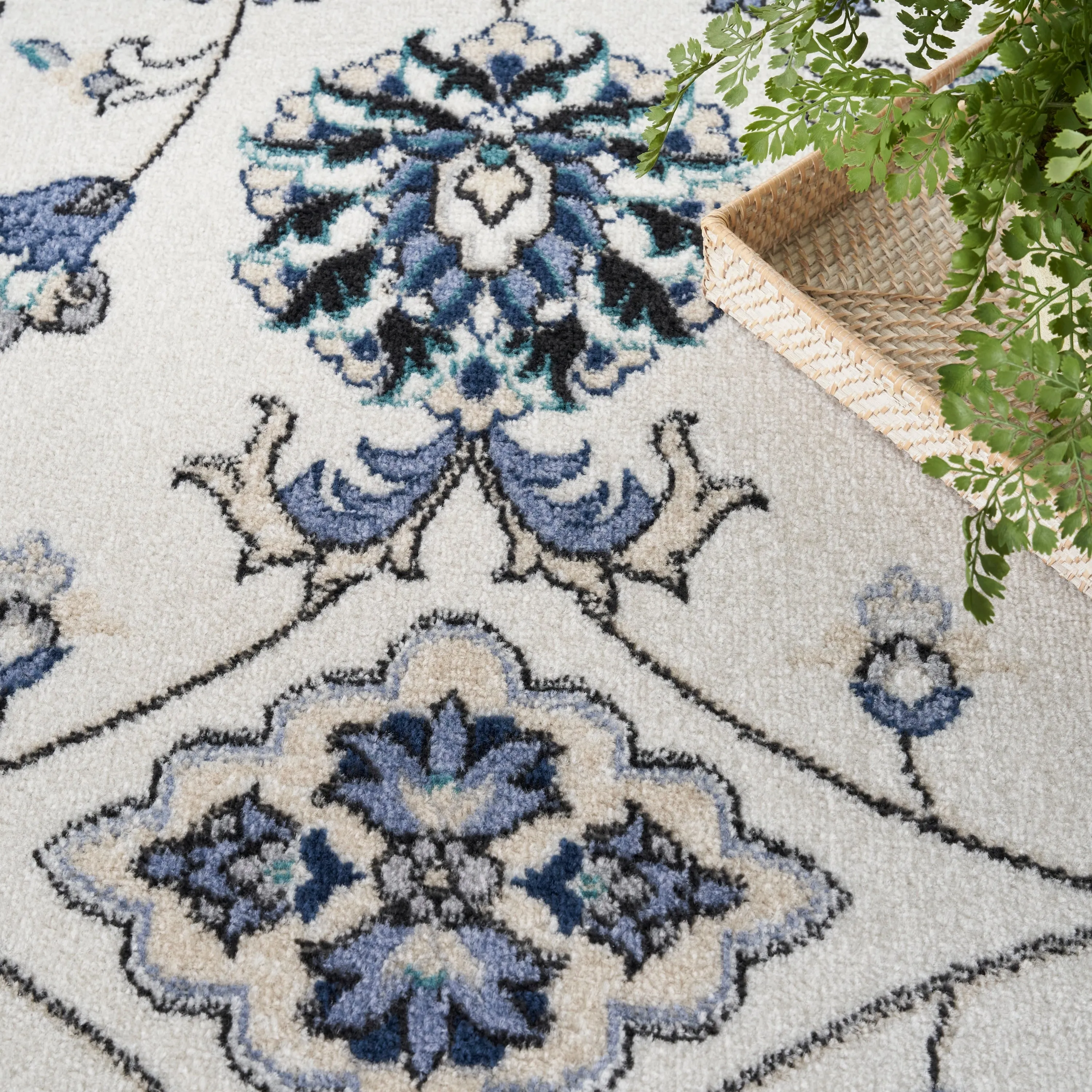 Nourison Sandy Indoor/Outdoor Persian Area Rug