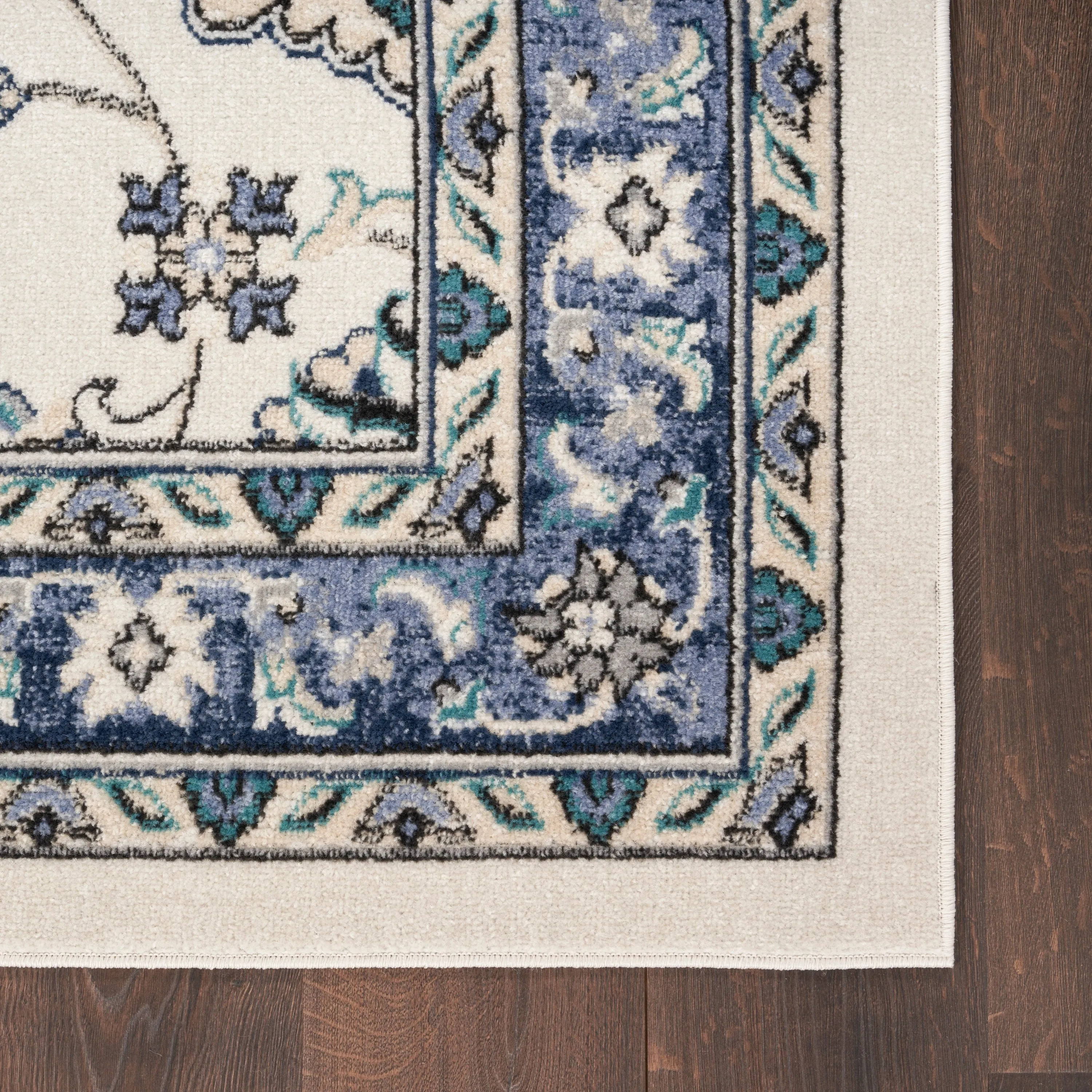 Nourison Sandy Indoor/Outdoor Persian Area Rug