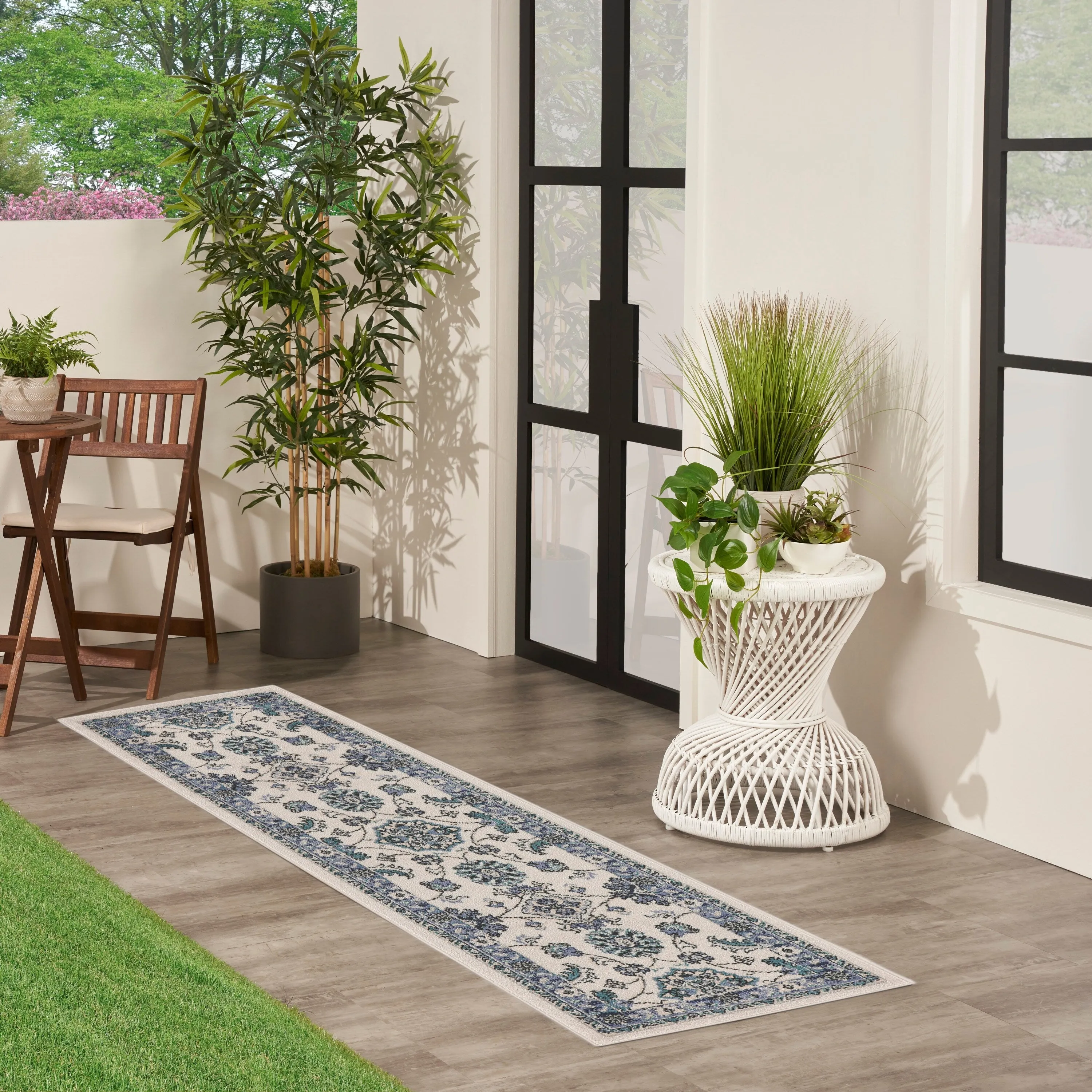 Nourison Sandy Indoor/Outdoor Persian Area Rug