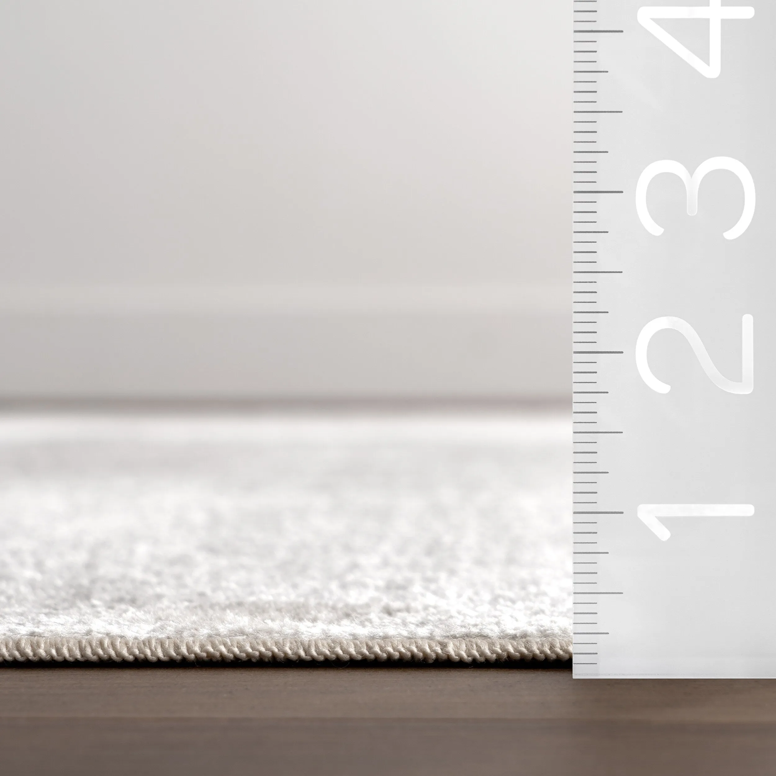 Nuloom Argelia Solid Machine Washable Area Rug