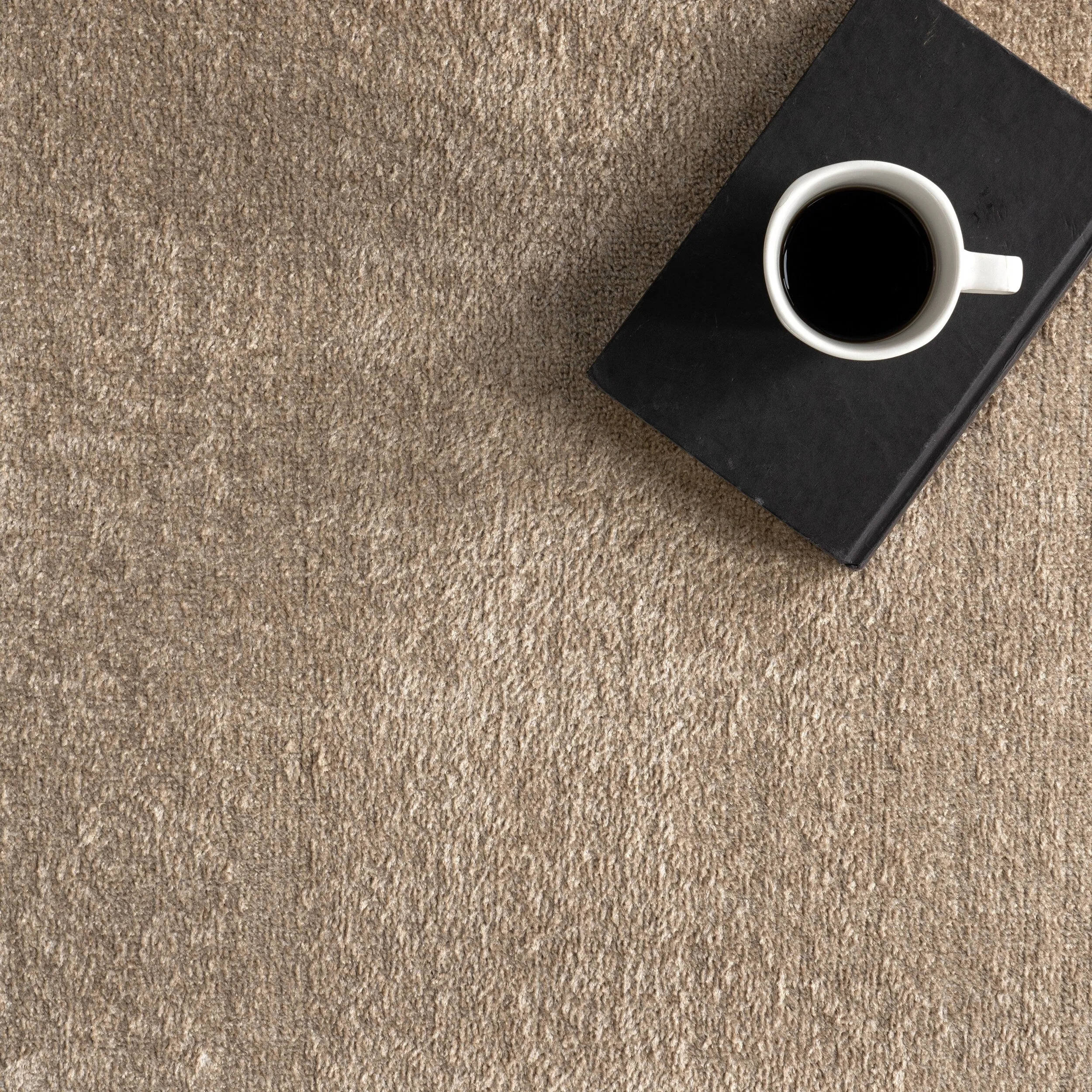 Nuloom Argelia Solid Machine Washable Area Rug