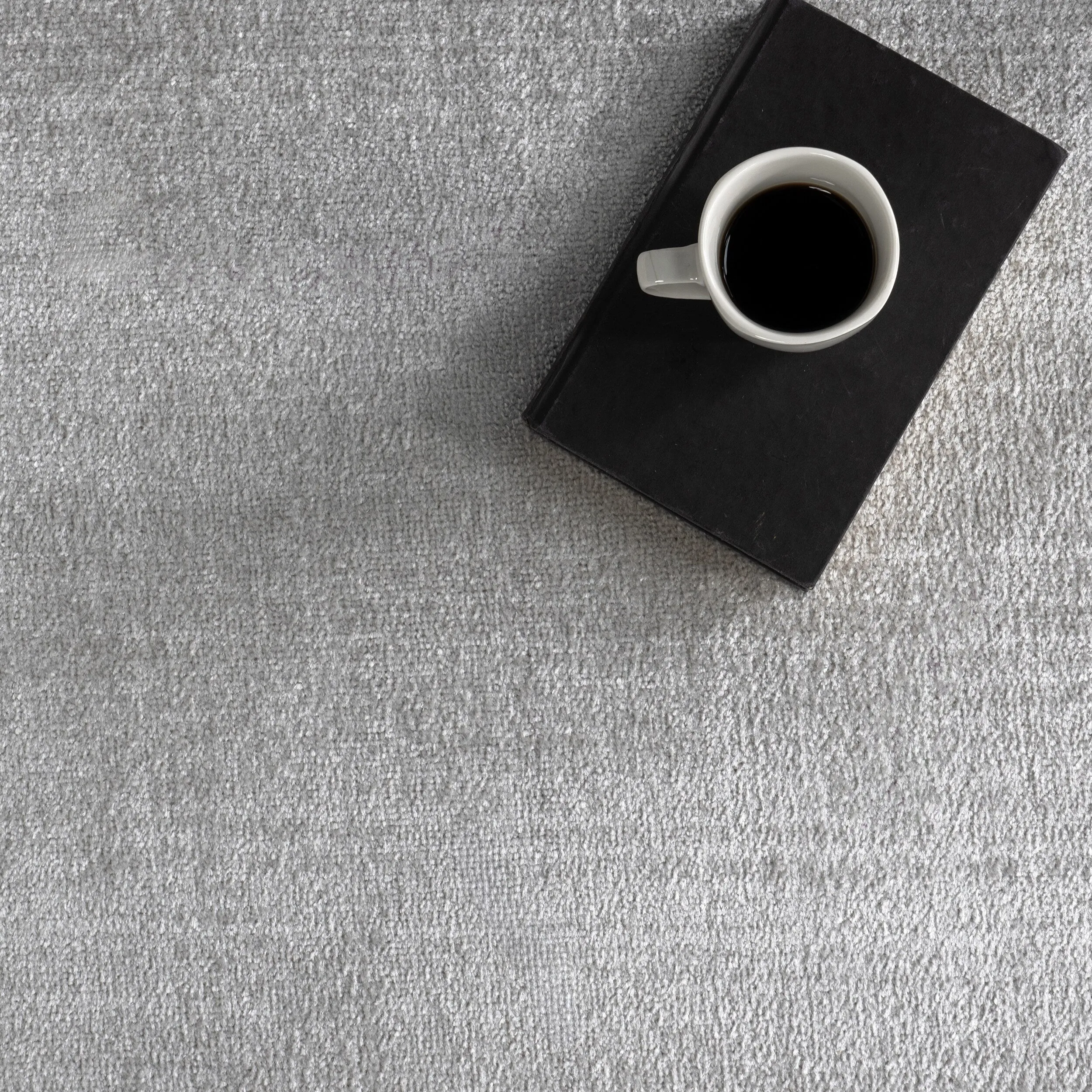 Nuloom Argelia Solid Machine Washable Area Rug