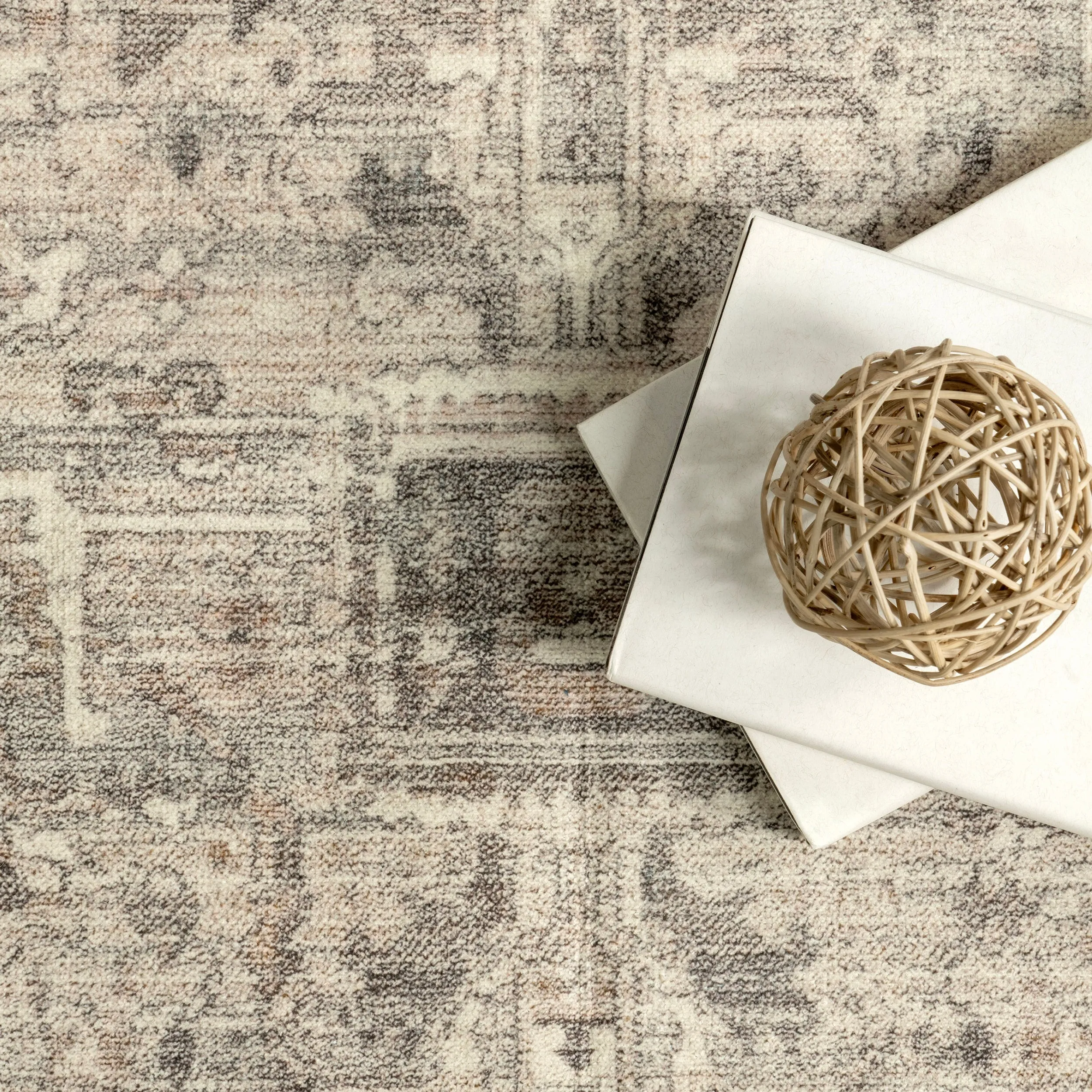 Nuloom Brielle SpinClean Machine Washable Vintage Medallion Area Rug