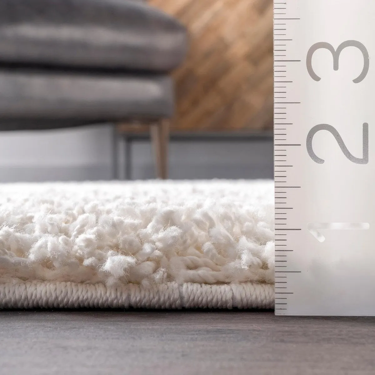 Nuloom Clare Solid Shag Area Rug