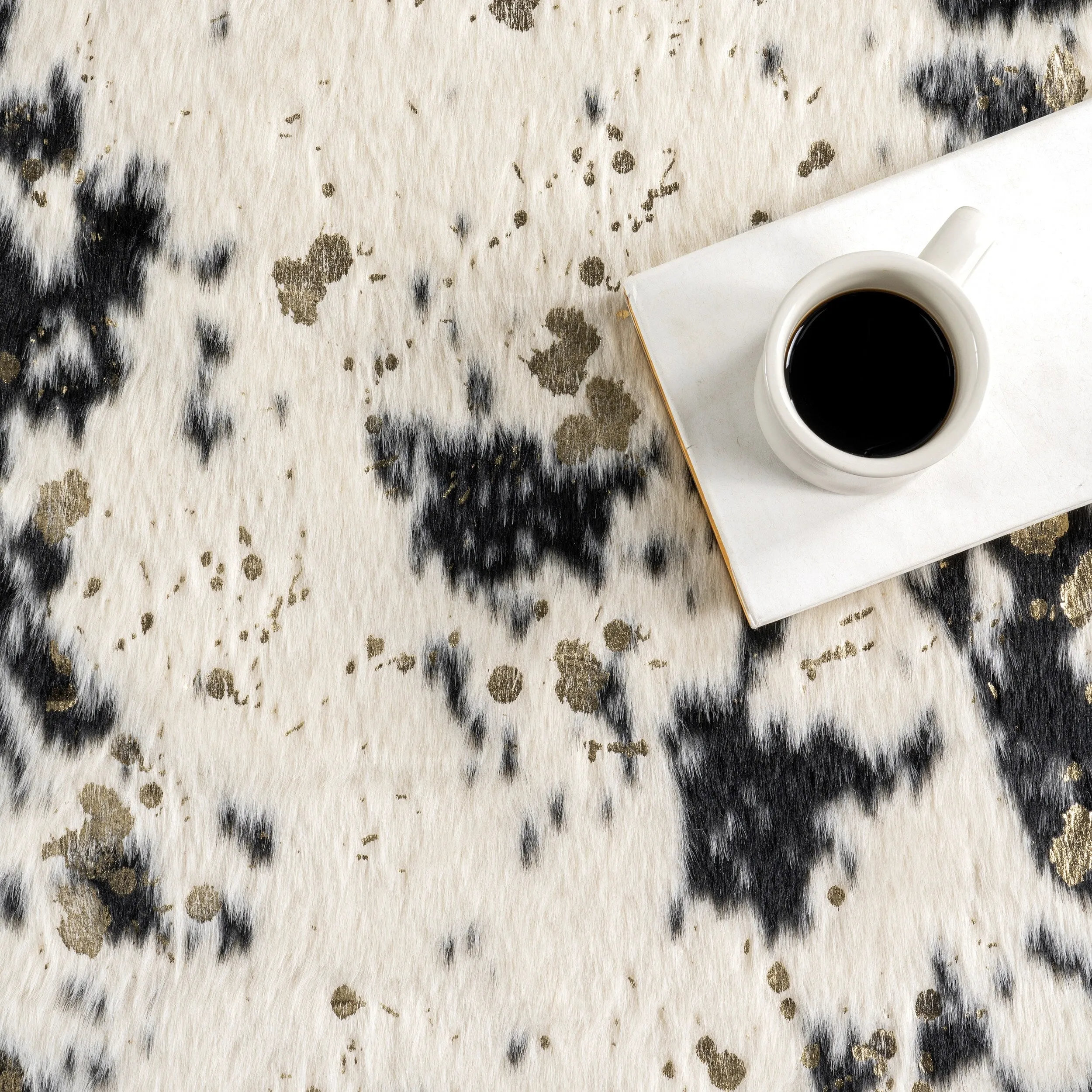 Nuloom Contemporary Faux Animal Prints Cowhide Area Rug